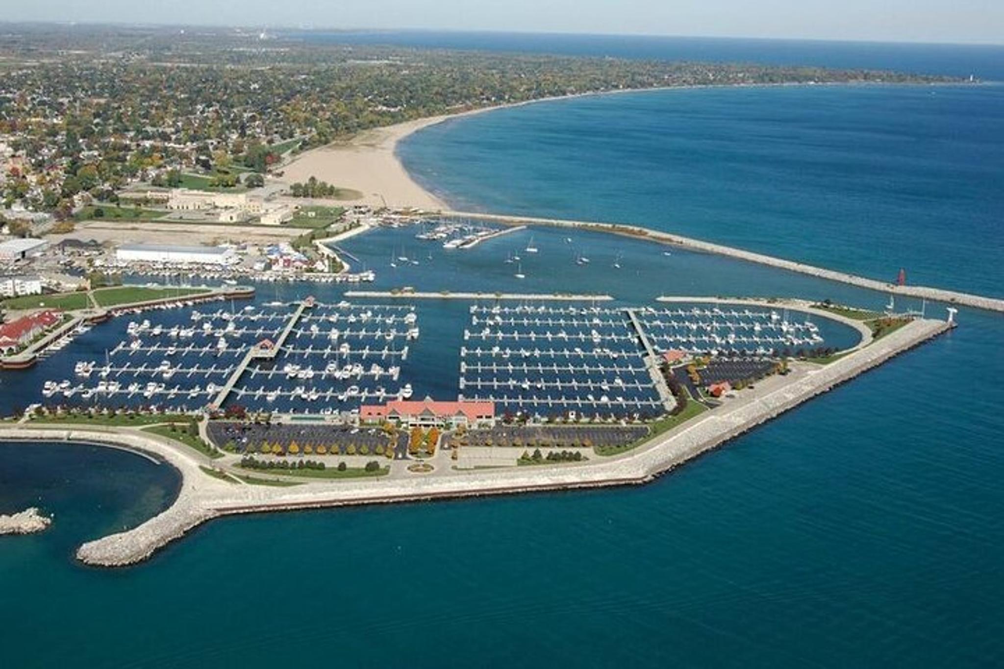 Racine Sailing Adventure on Lake Michigan 2 hr - Image 4