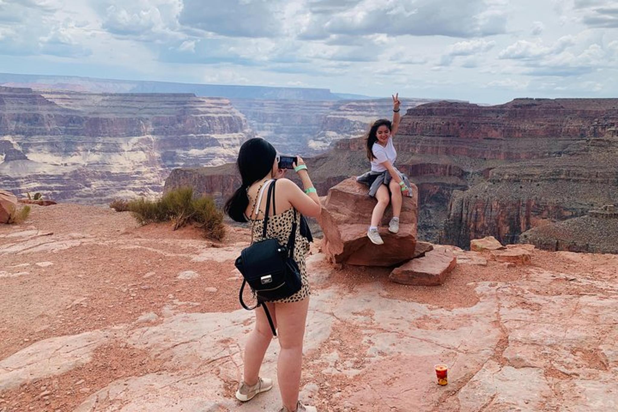 Las Vegas Grand Canyon Helicopter Tour with Skywalk - Image 4