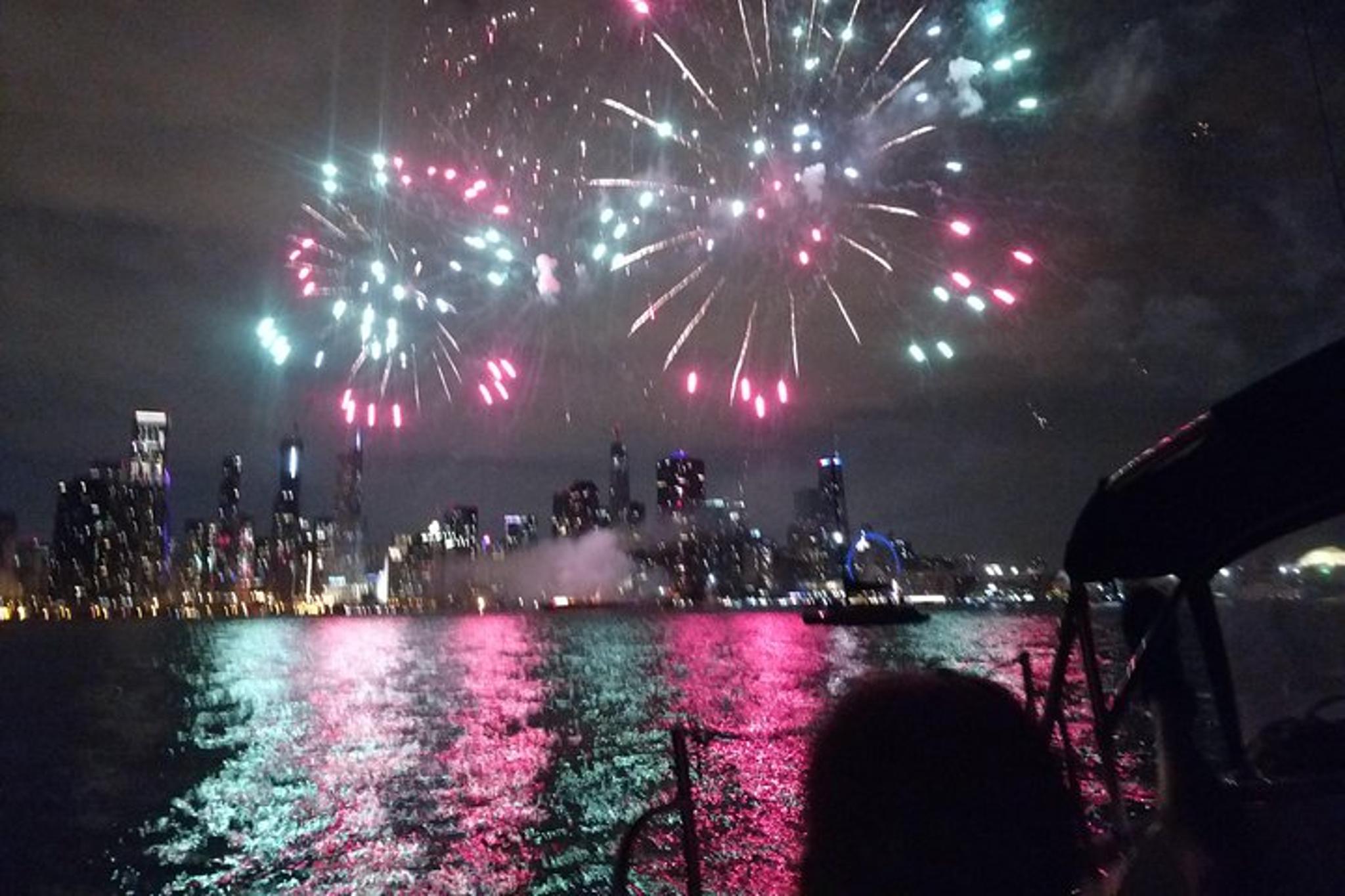Chicago Fireworks Sailboat Charter - Image 6