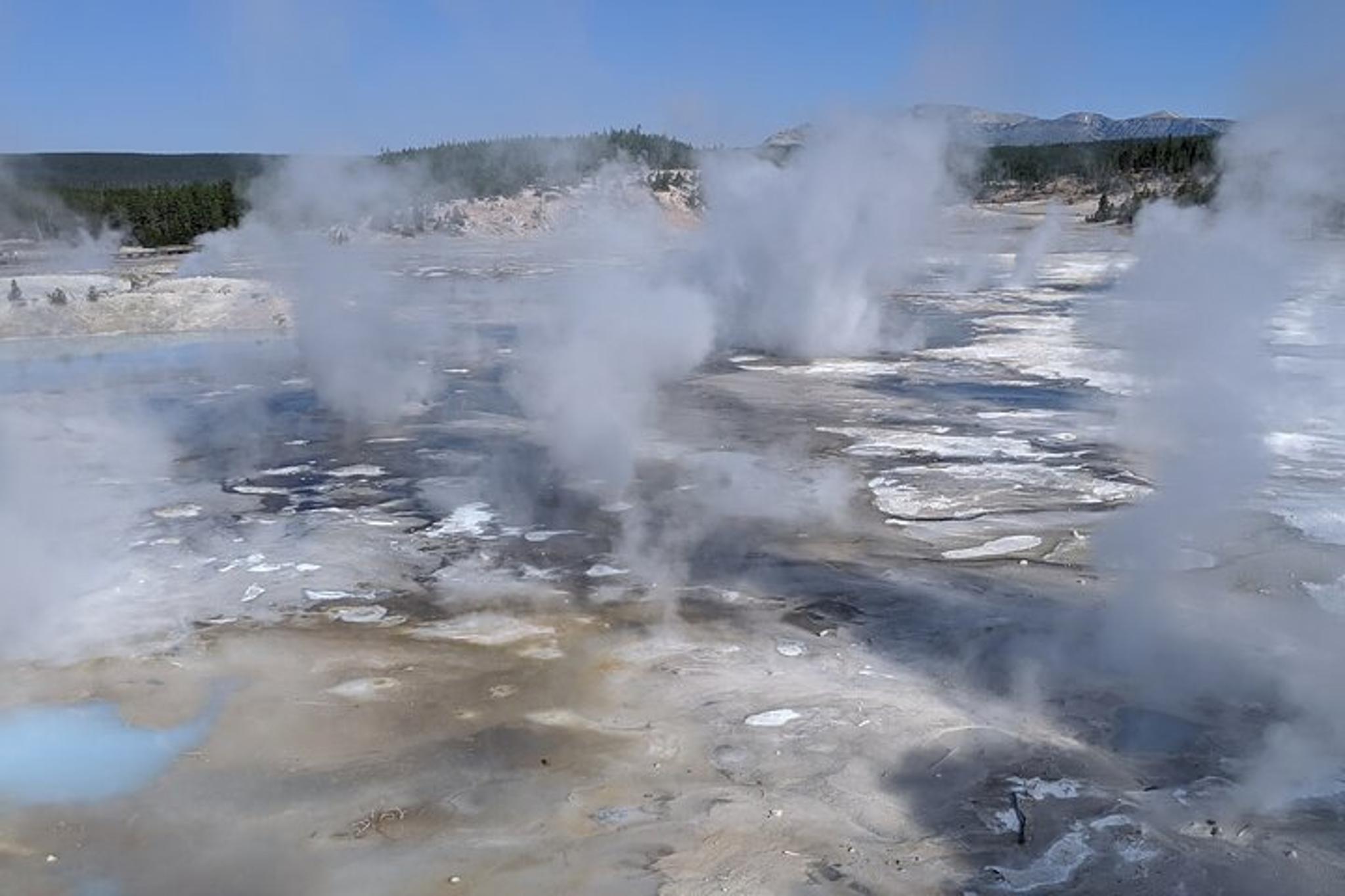Yellowstone Upper Loop Tour - Image 6