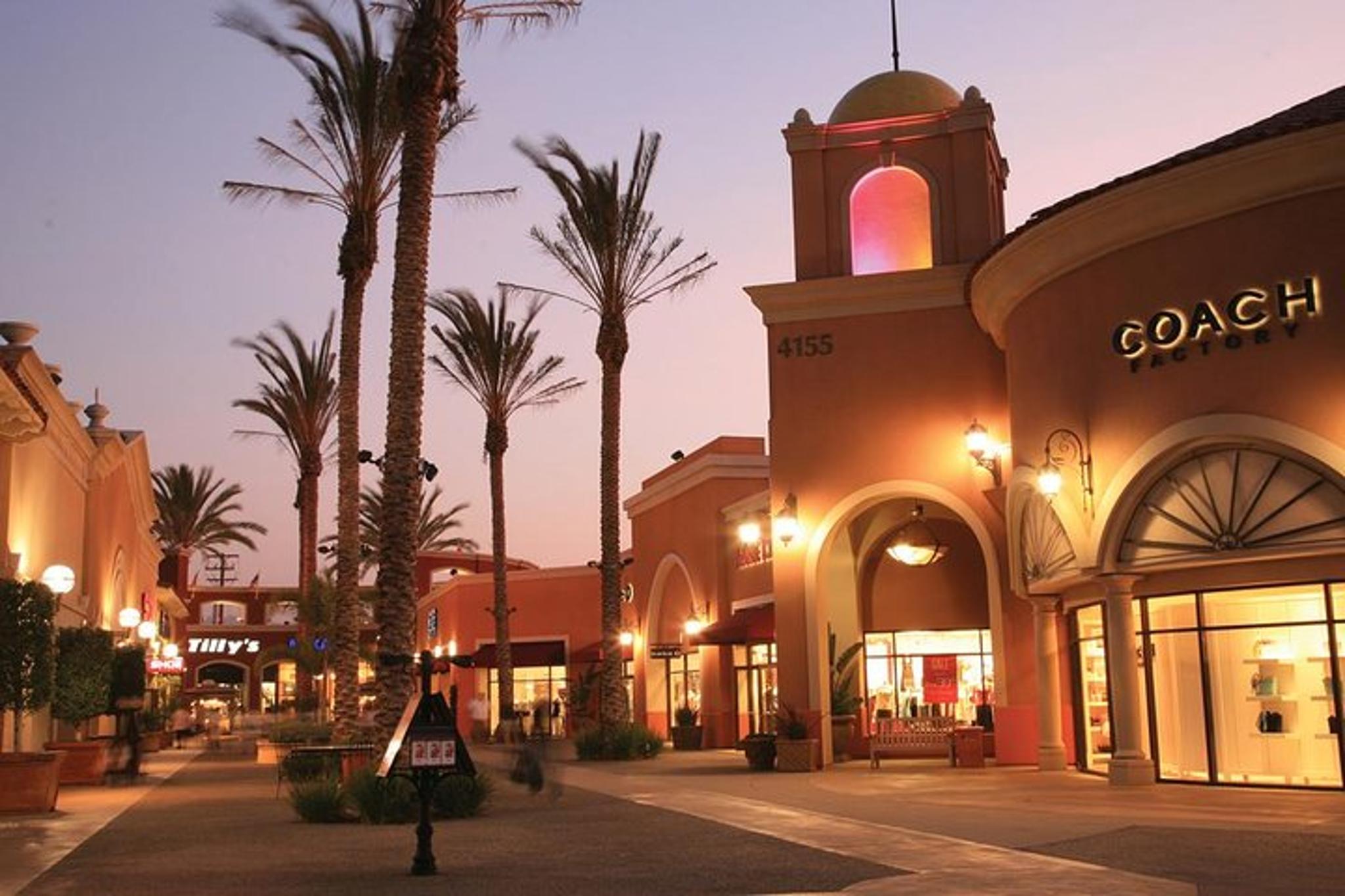 San Diego Shopping Tour to Las Americas Outlet