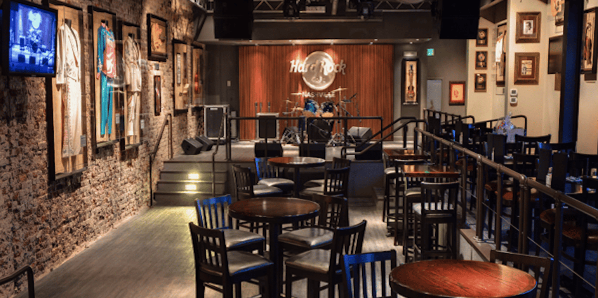 Nashville Hard Rock Cafe Dining Experience - Image 4