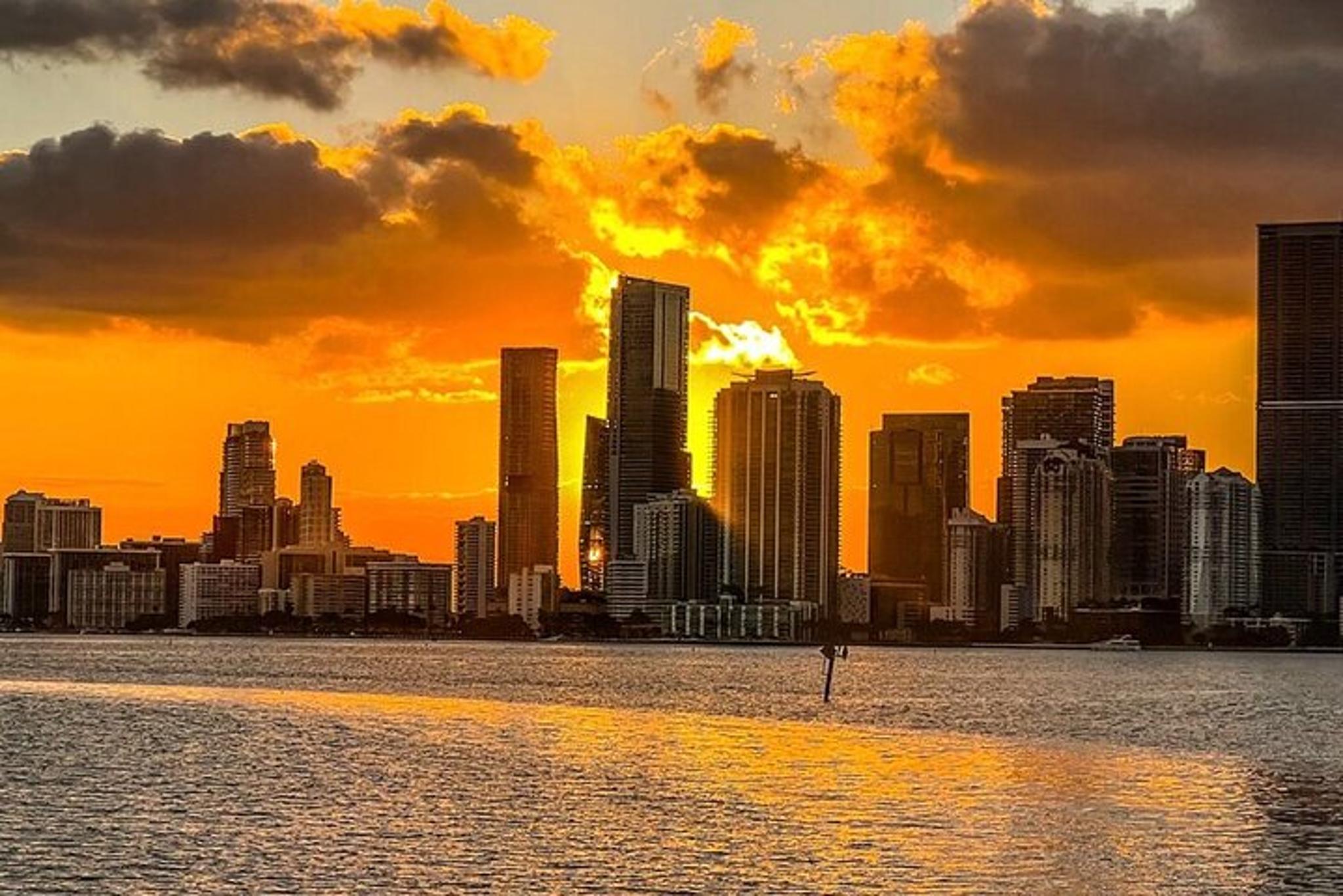 Miami Skyline Sunset Cruise Biscayne Bay 75 min - Image 3