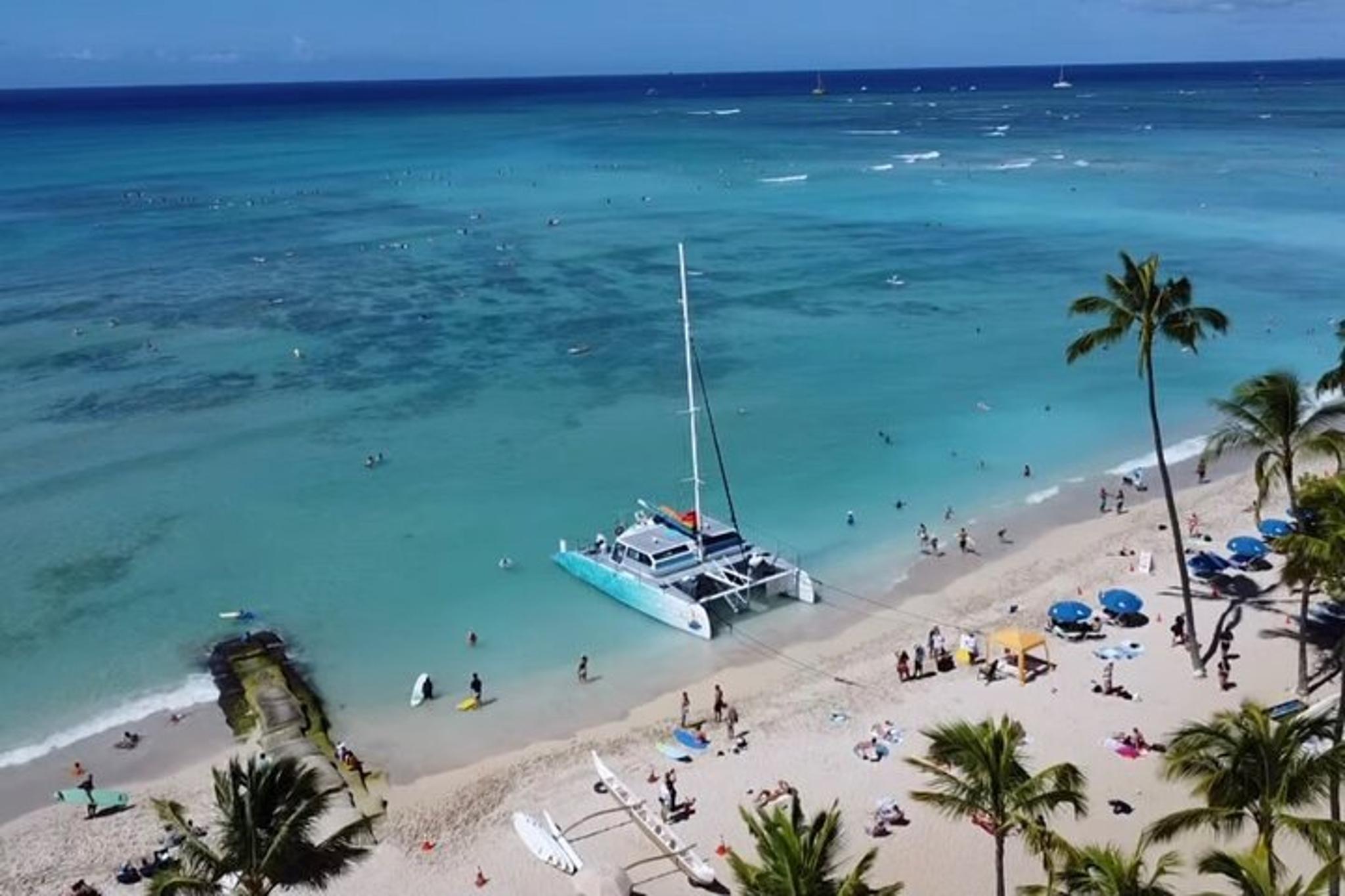Waikiki Beach Sunset Sail on the Hāwea