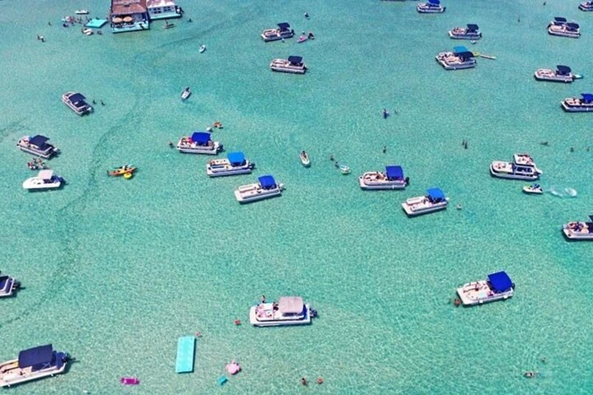 Fort Walton Beach Catamaran Tour to Crab Island - Image 6
