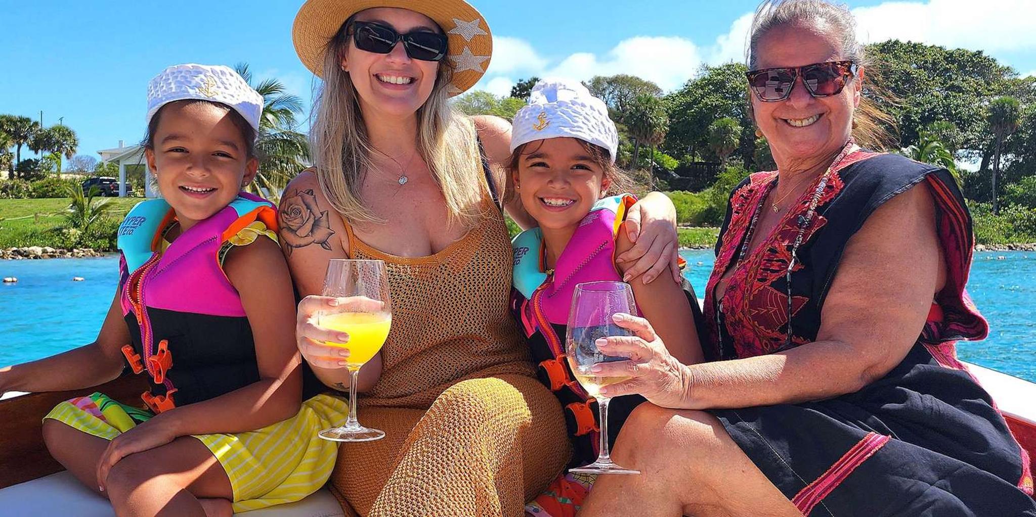 West Palm Beach Narrated History & Celebrity Boat Tour 2 hr