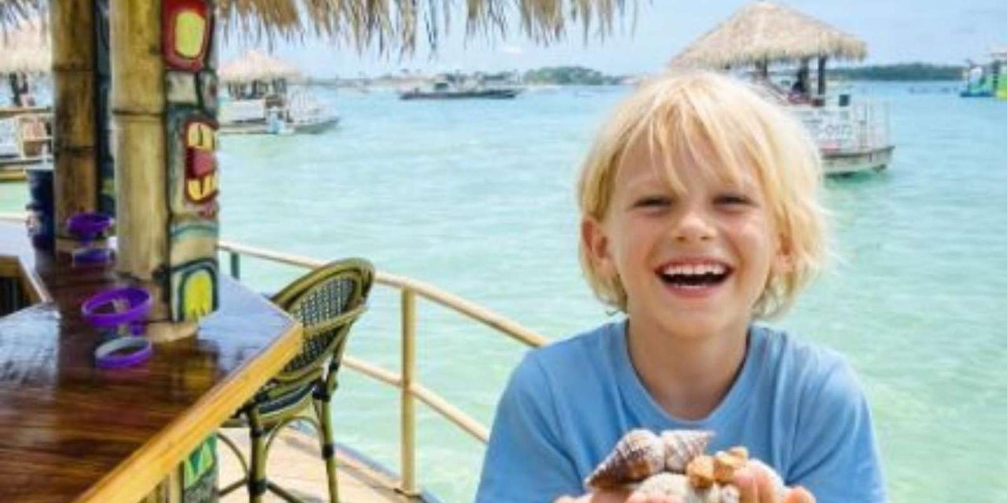 Destin Shark Tooth and Sea Shell Scavenger Hunt Cruise 1.5 hr - Image 1