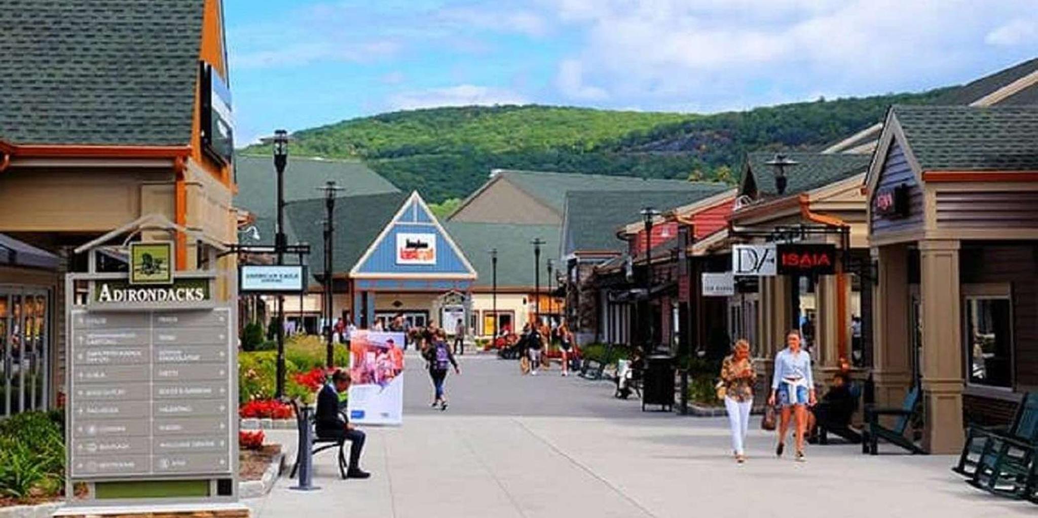 New York Chuang Yen Monastery & Woodbury Outlets Day Tour - Image 5