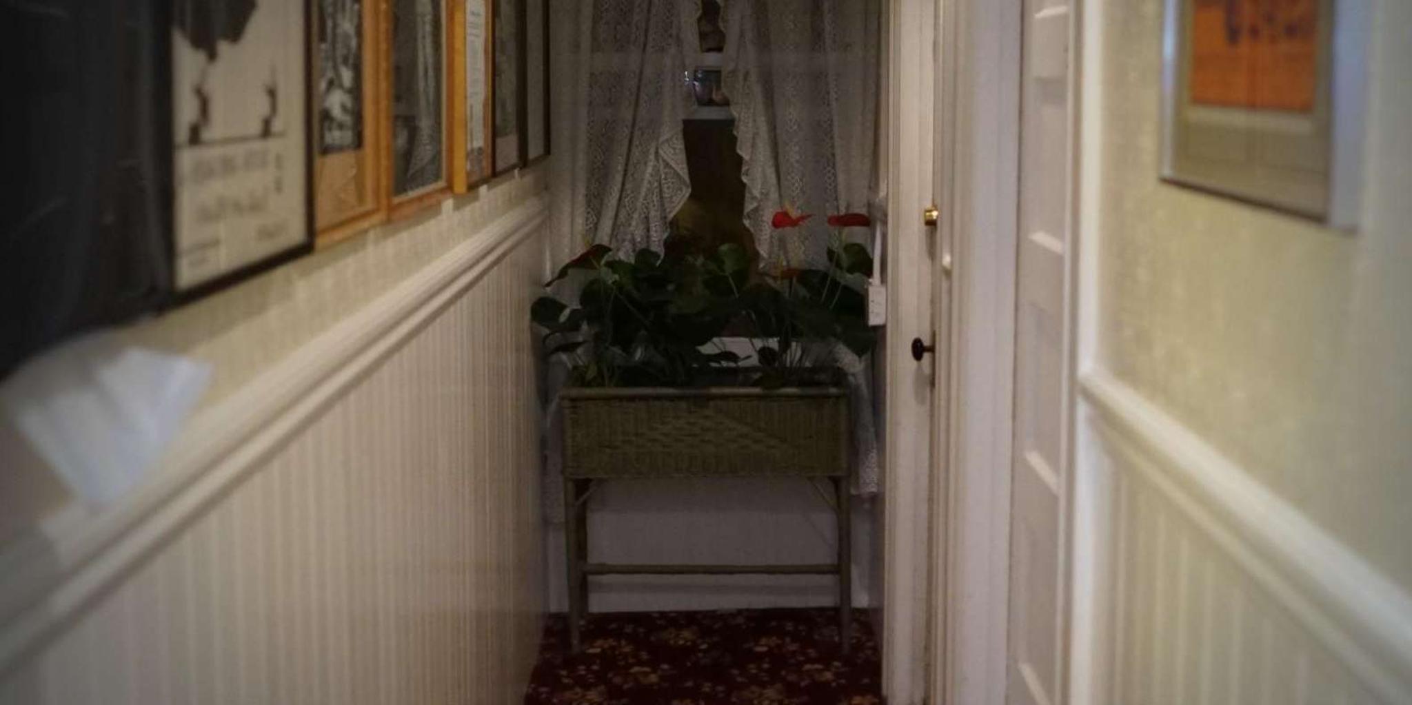 San Francisco Haunted Hotel Ghost Hunting Tour - Image 4