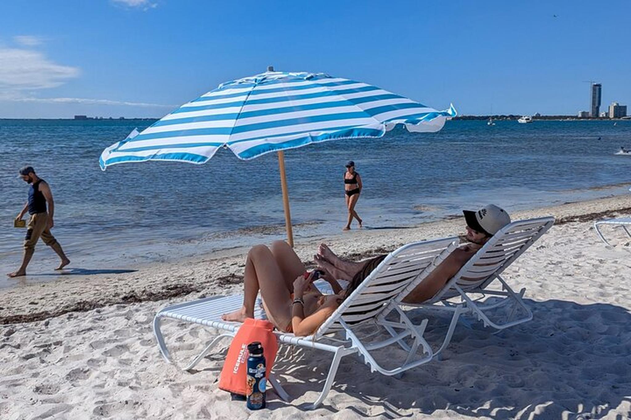 Miami Beach Chair and Umbrella Package - Image 1