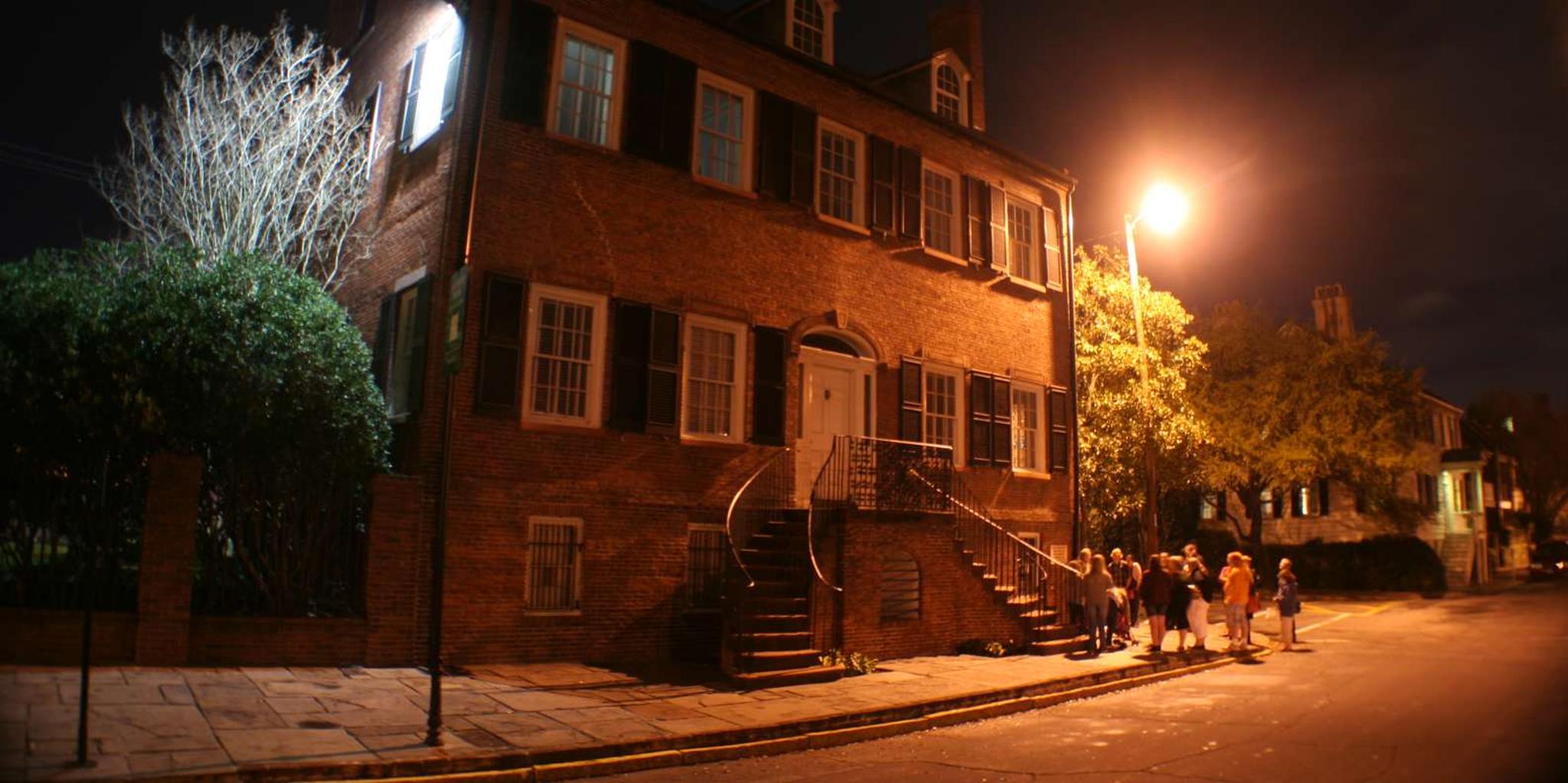 Savannah Ghost and Pub Crawl Tour - Image 3