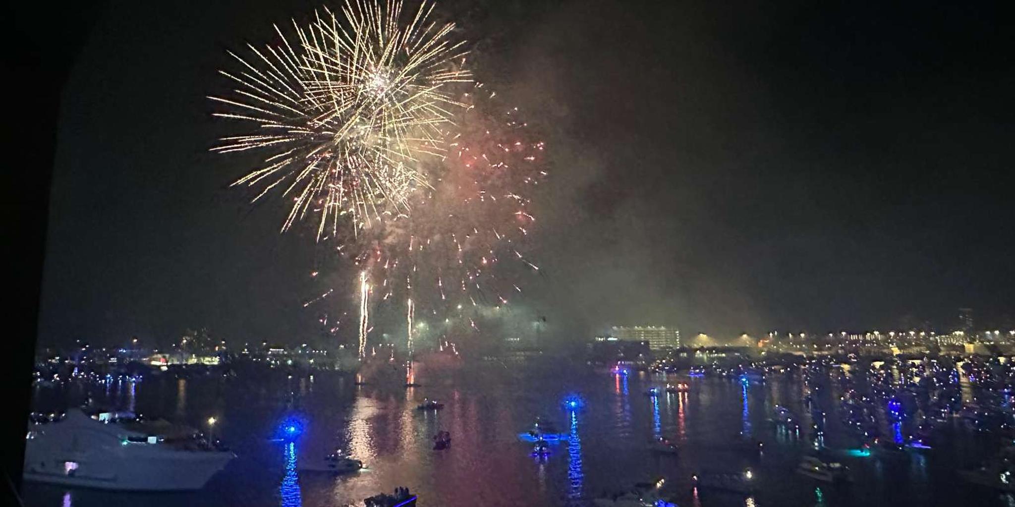 Miami New Year's Eve Fireworks Cruise - Image 3