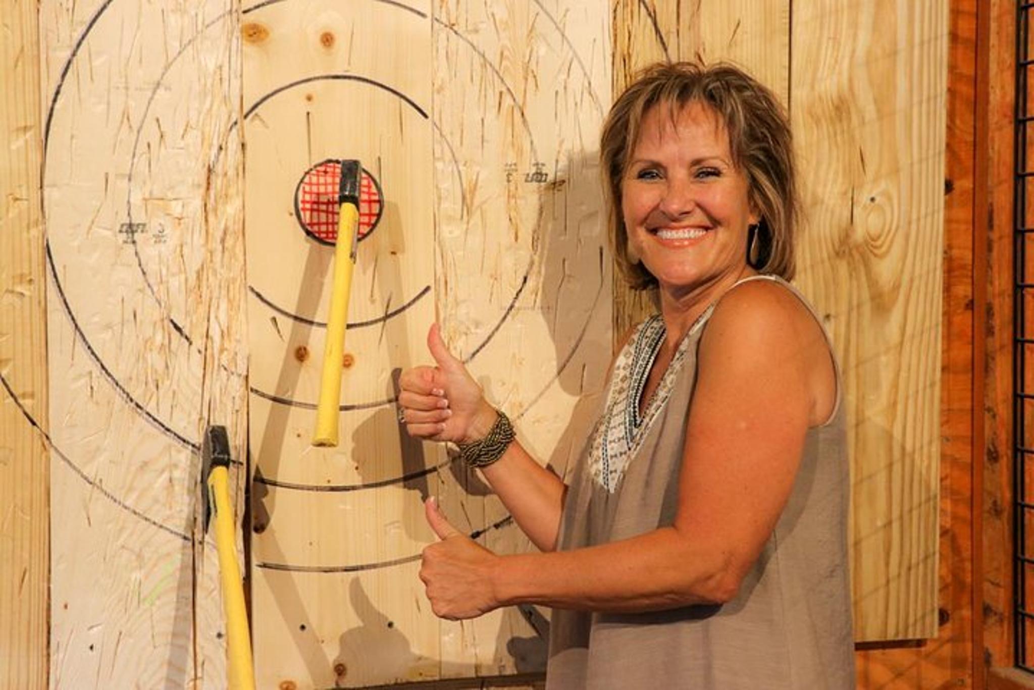 Arlington Axe Throwing Experience 2 hr - Image 2