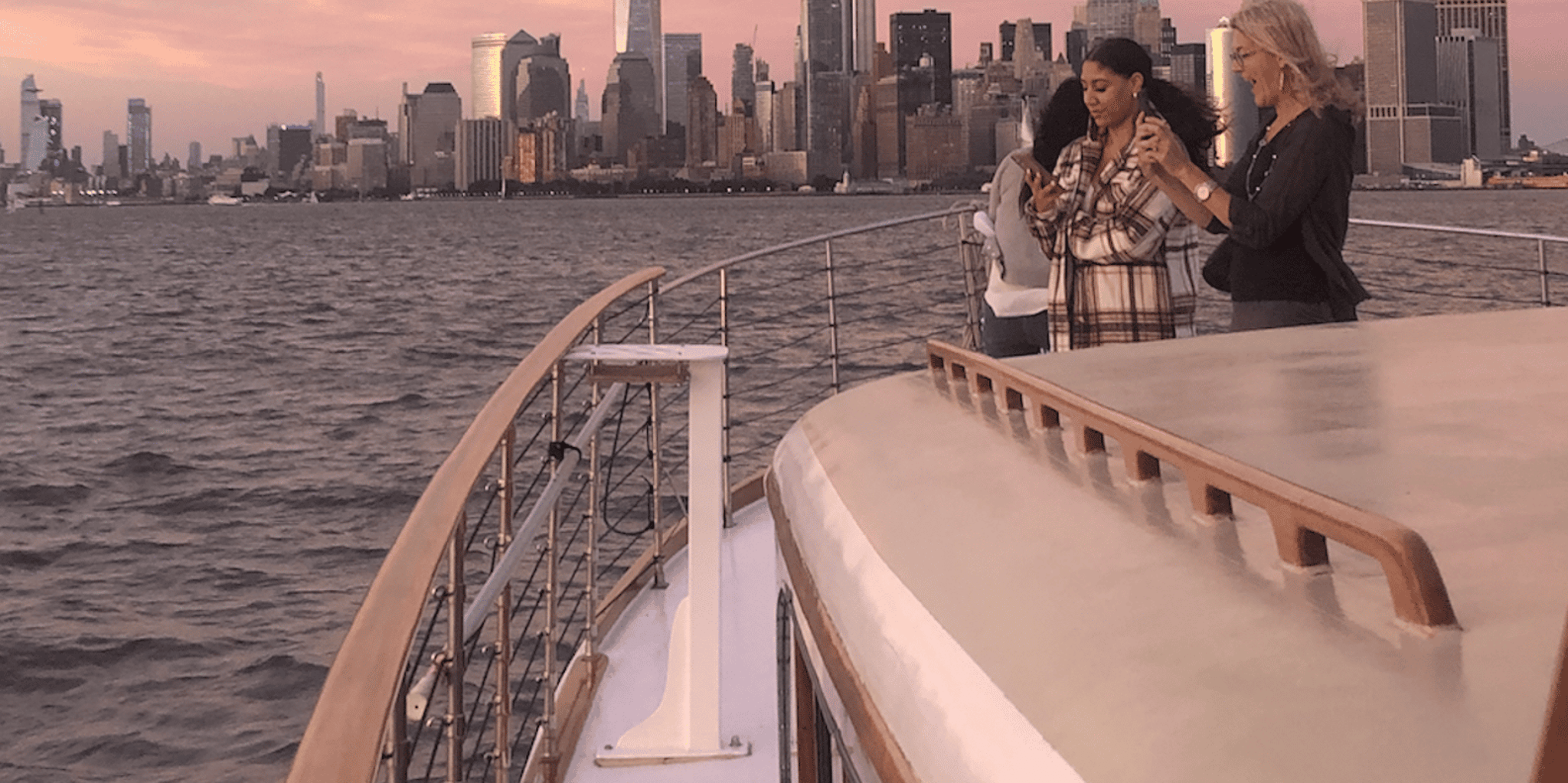 New York City Mini Yacht Sightseeing Tour 1.5 hr - Image 3