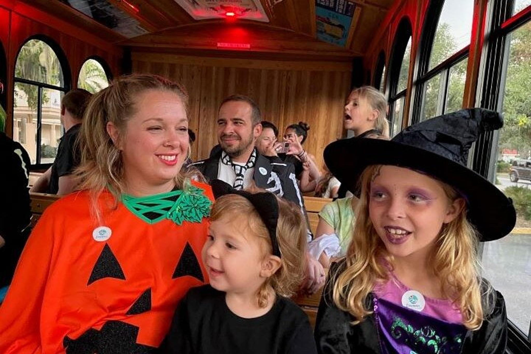 Sarasota Halloween Trolley Tour - Image 6