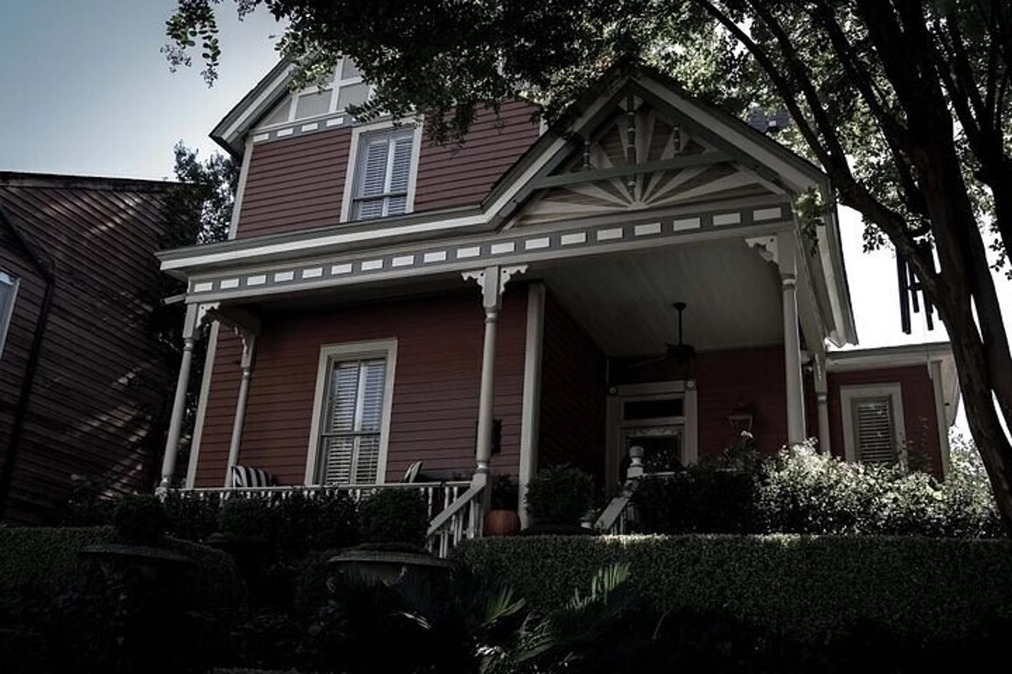 Charlotte Haunted and True Crime Bus Tour - Image 4
