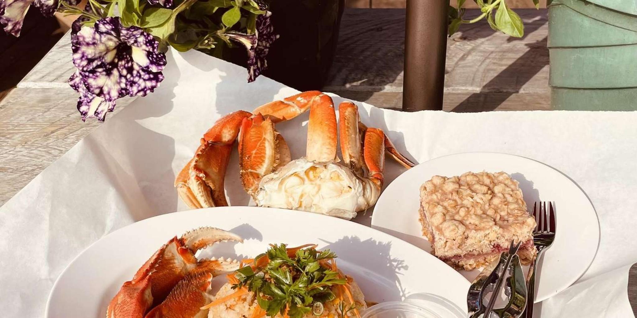 Hoonah Village Tour and Crab Feast - Image 5