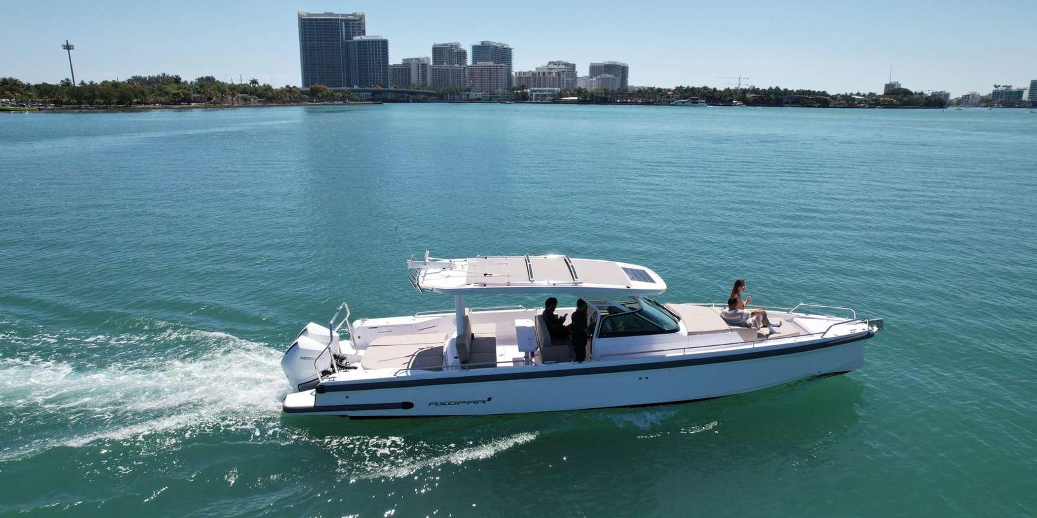 Miami Private Boat Tour with Jet Ski Rental