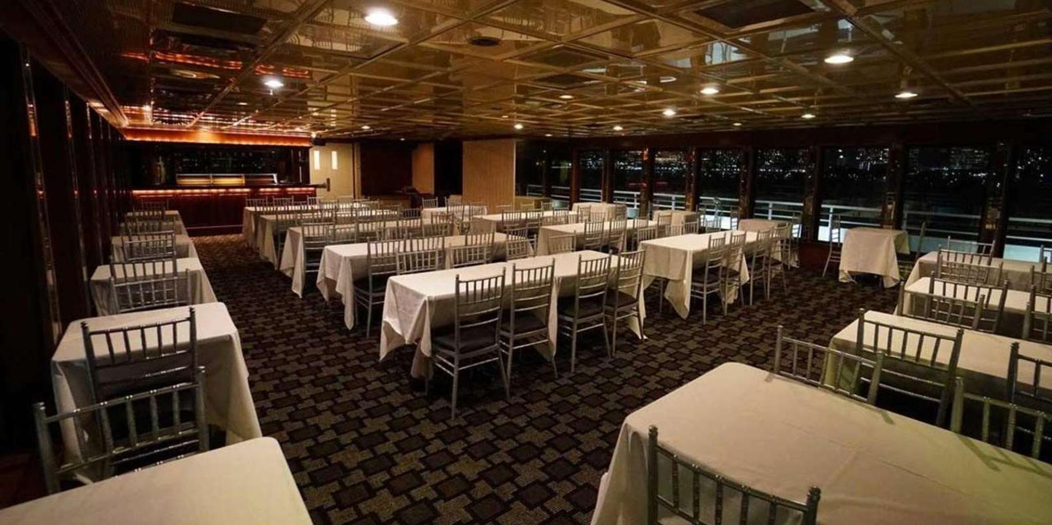 New York City Yacht New Year's Eve Celebration - Image 2