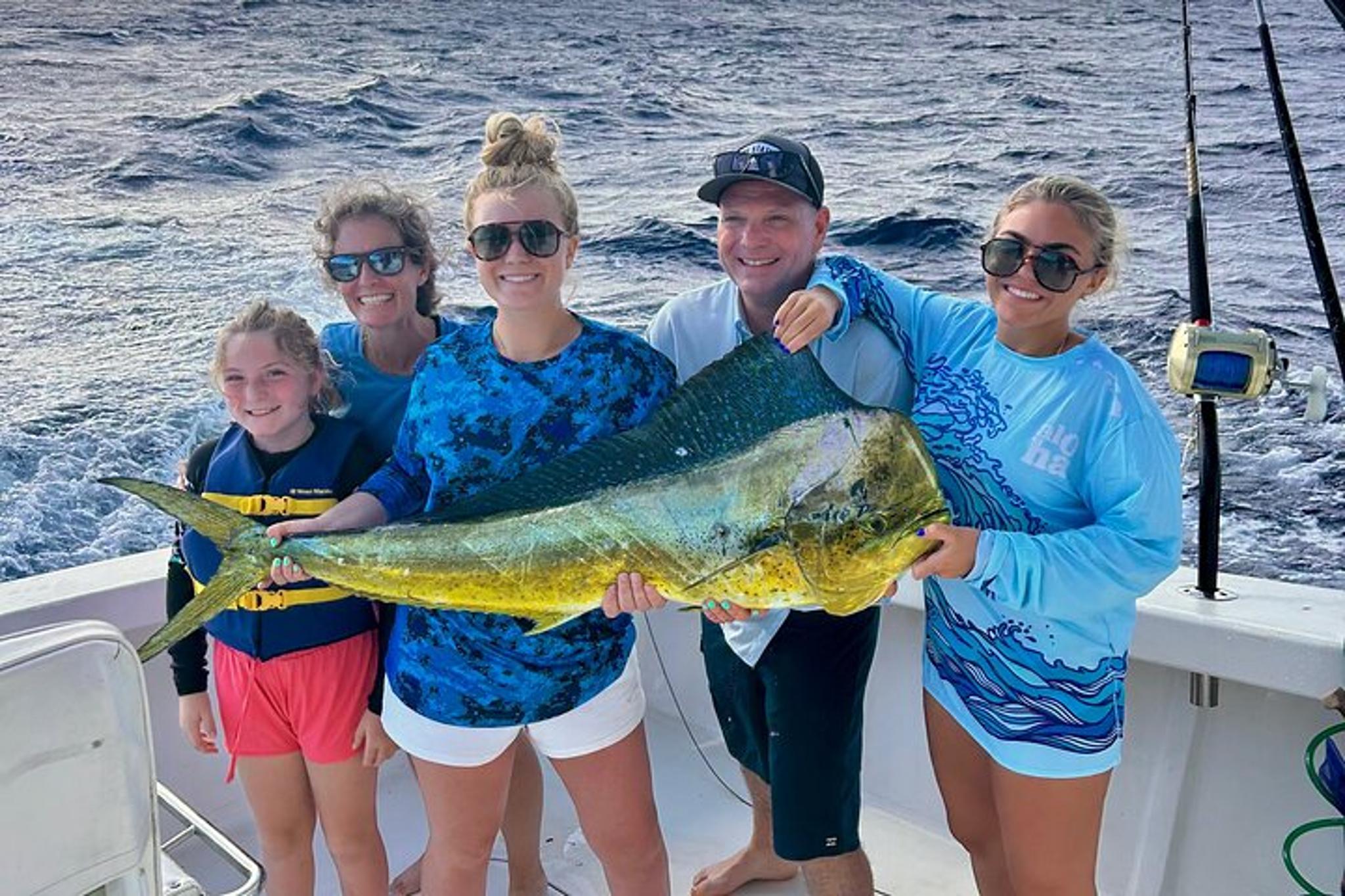 Honolulu Sportfishing Experience Aboard Limitless 4 hr - Image 5