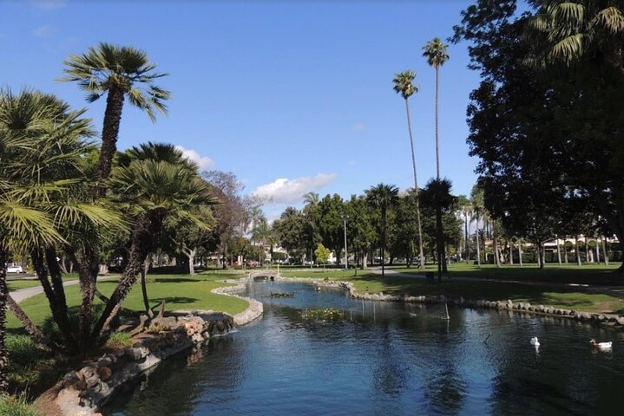 Anaheim Scavenger Hunt Grapes To Glory 2 hr - Image 6