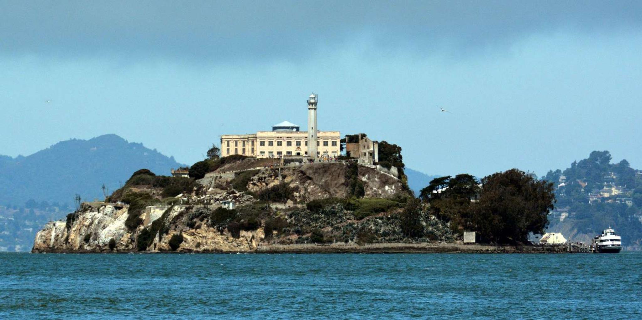 San Francisco Alcatraz Island Tour & 2-Hour Bike Rental