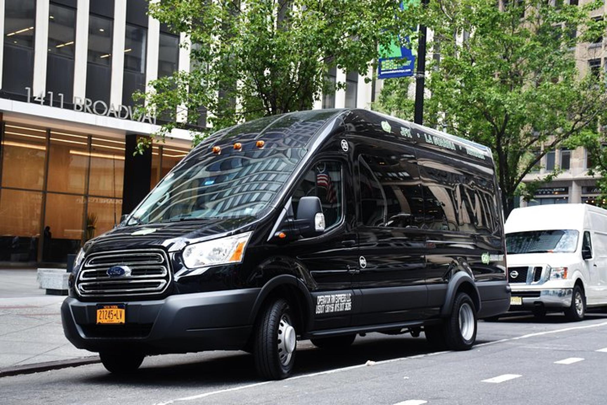New York City Airport Arrival Transfer - Image 1