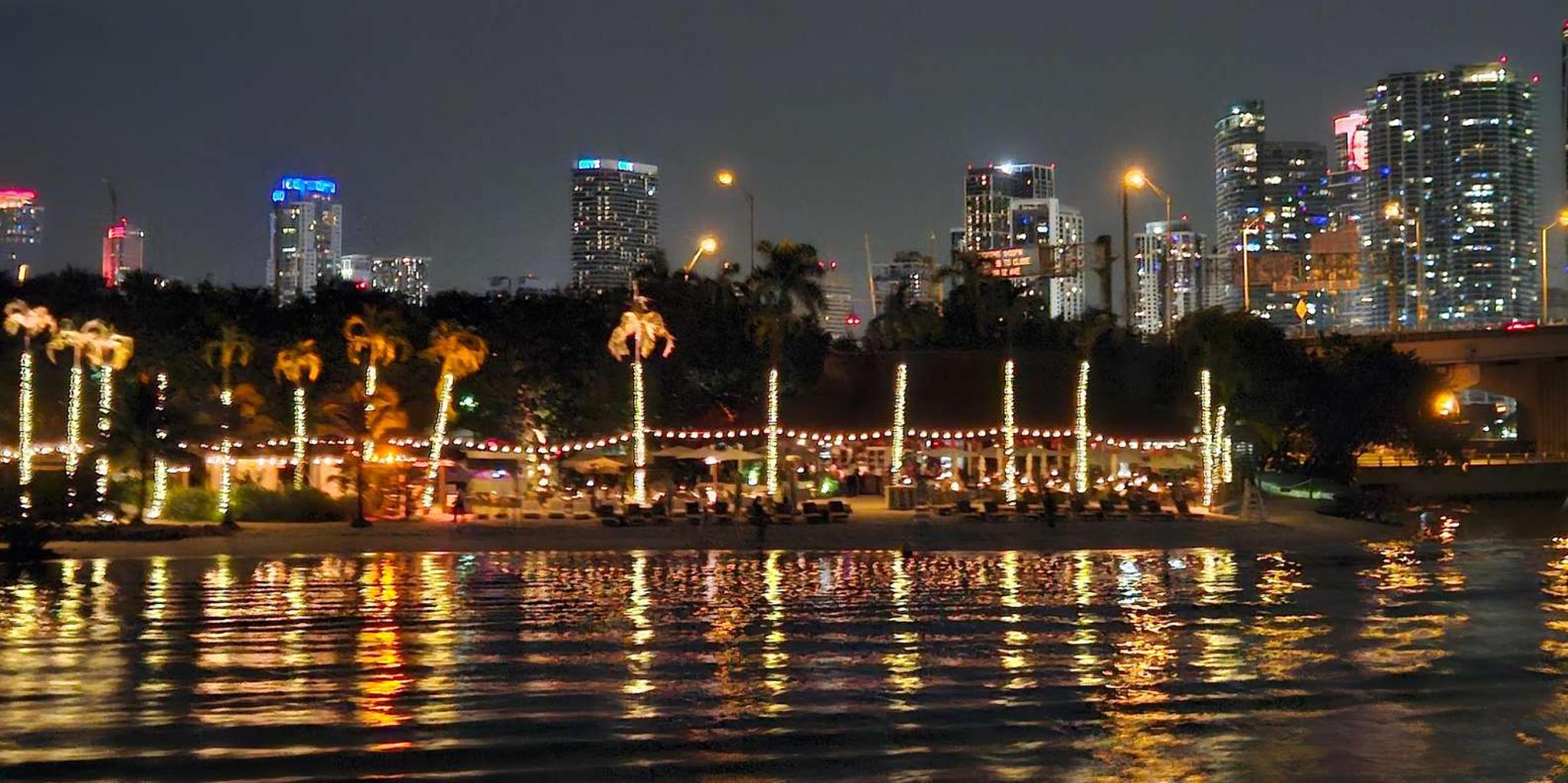 Miami Nightclub Party Cruise with Open Bar - Image 4