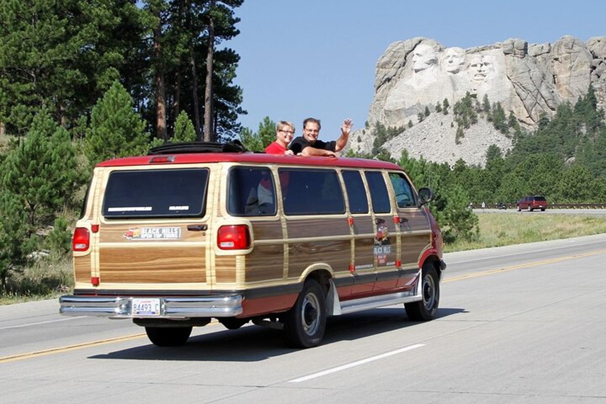 Rapid City Mt Rushmore Night Tour with Stargazing - Image 3