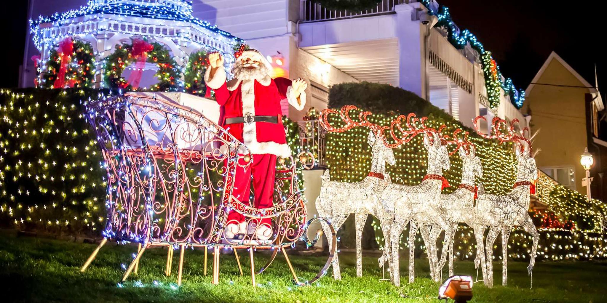 New York Dyker Heights Holiday Lights Tour