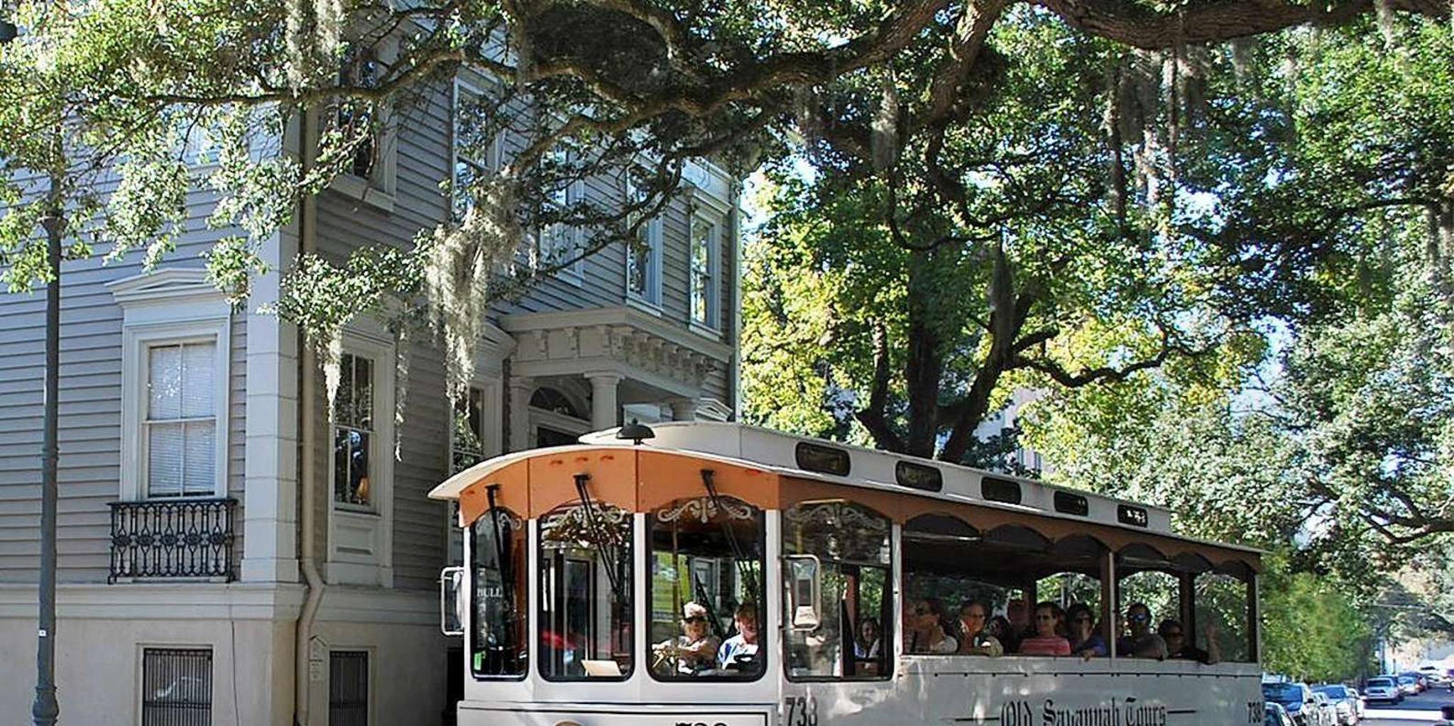 Savannah Harbor Cruise and Historic Trolley Tour - Image 3