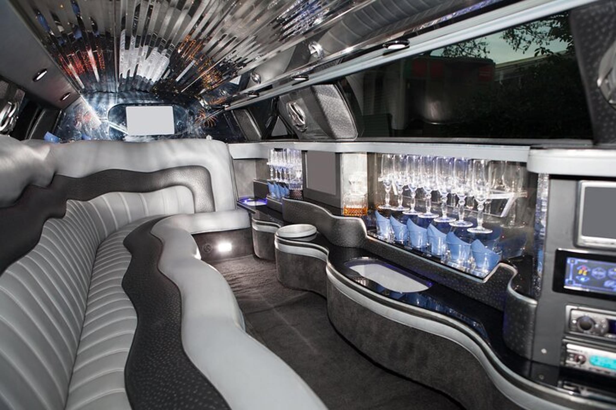Las Vegas Limo Tour with Champagne 2 hr