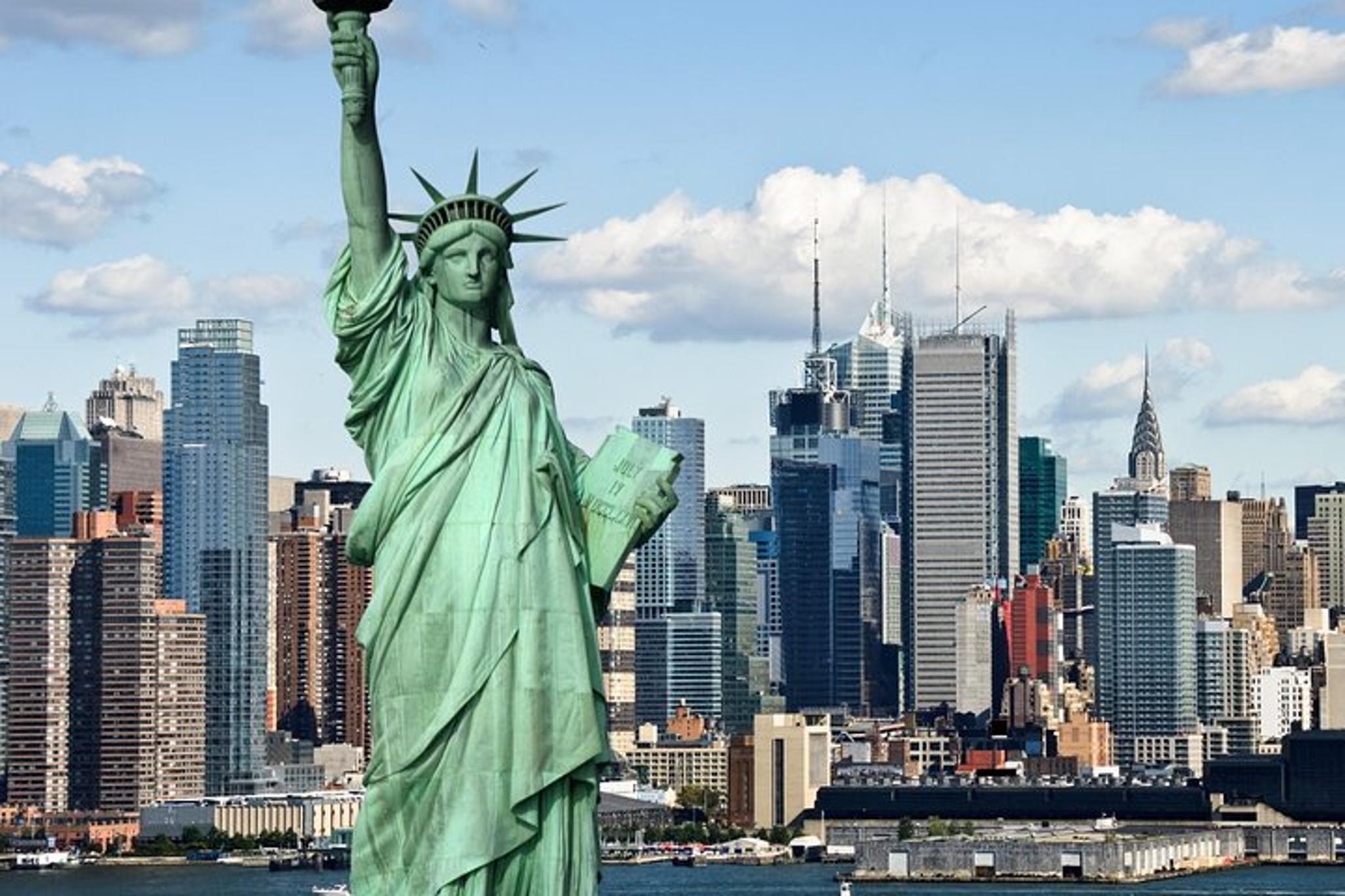 New York Airport Transfer by Sedan - Image 3