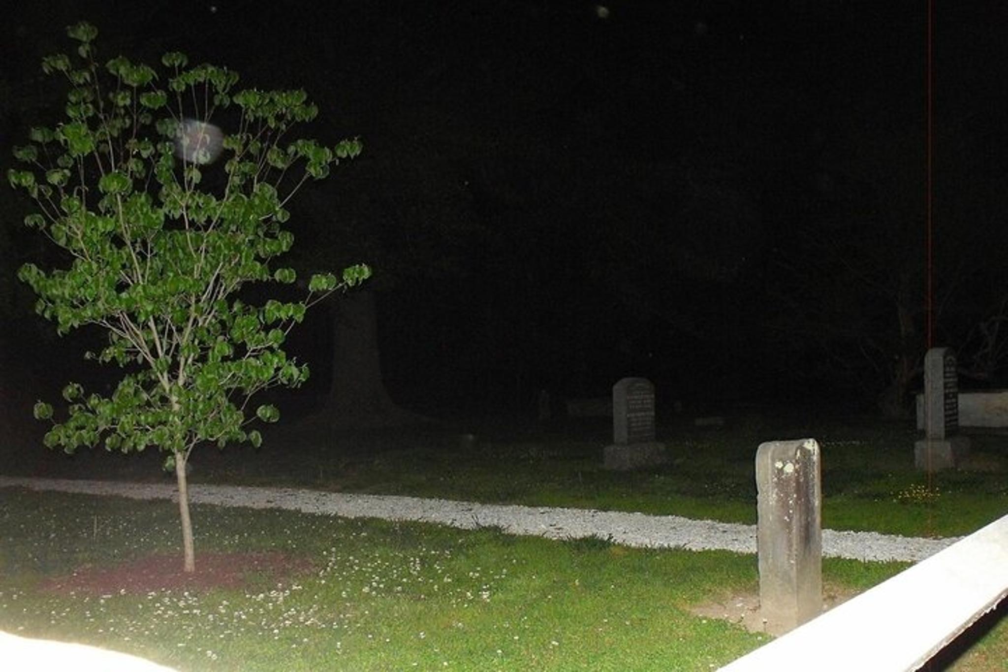 Williamsburg Ghost Tour Haunted Pub Crawl - Image 3