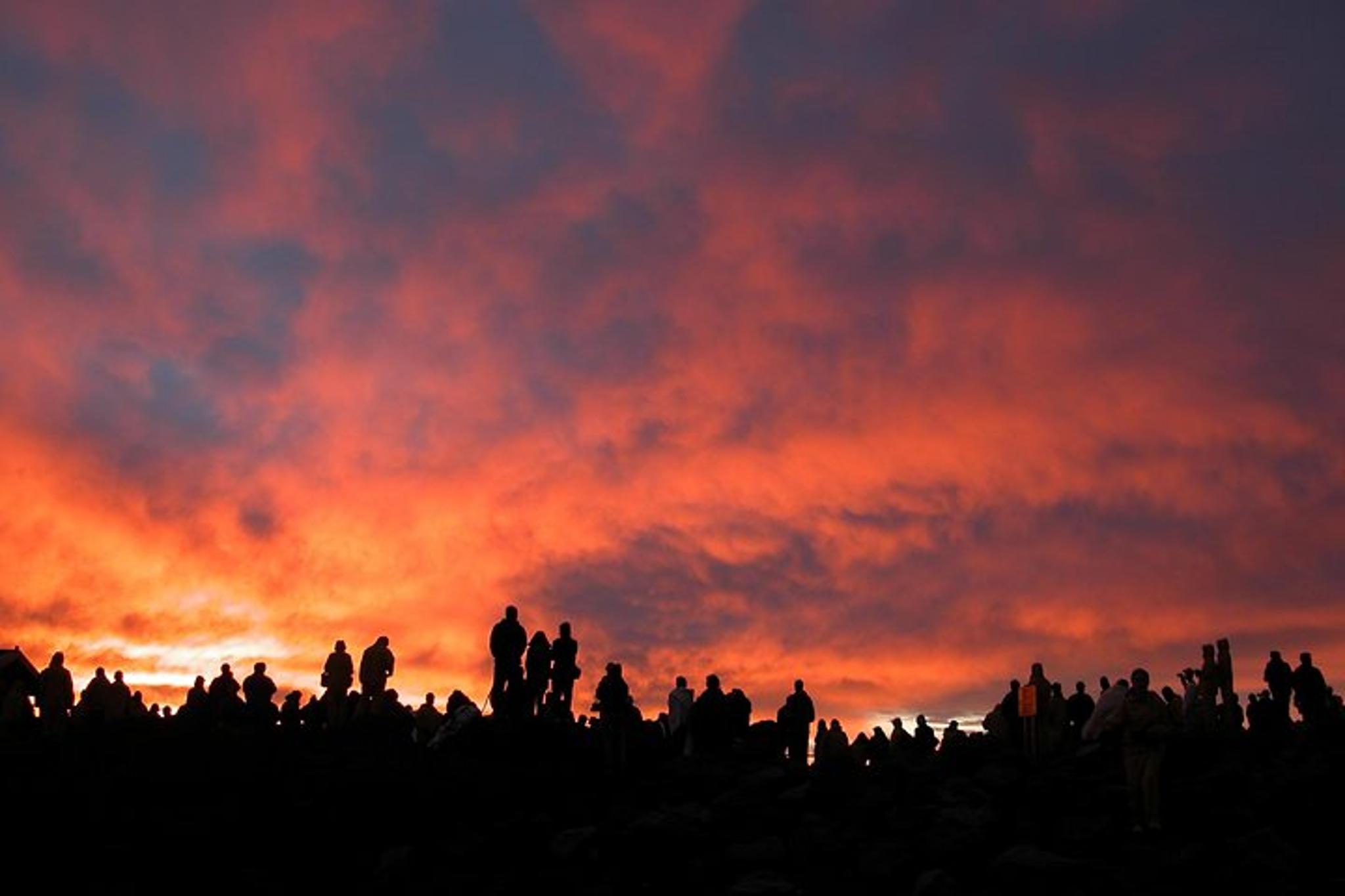 Maui Haleakala Sunrise Downhill Bike Tour - Image 2