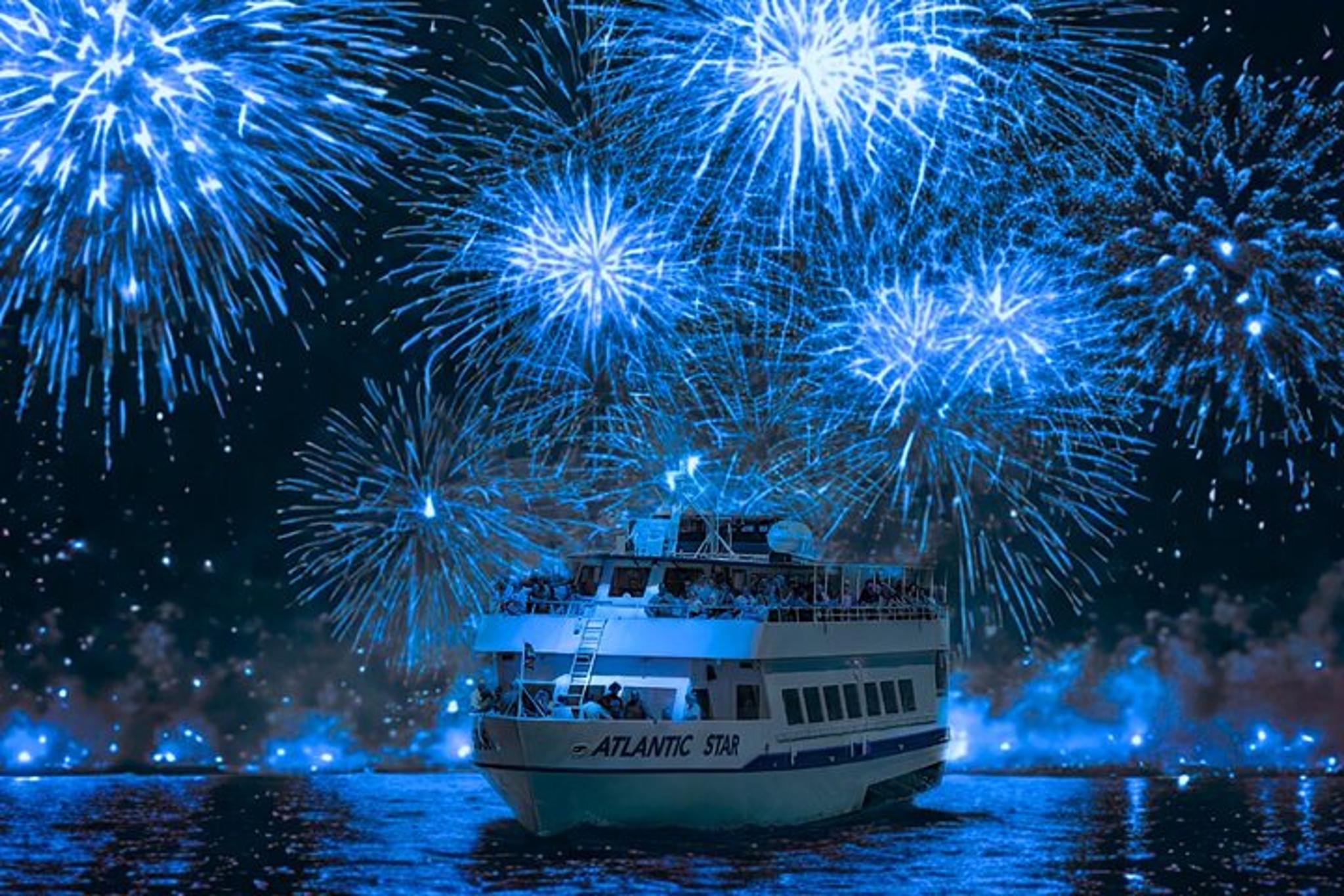 New York City Fireworks Cruise with Open Bar 4.5 hr