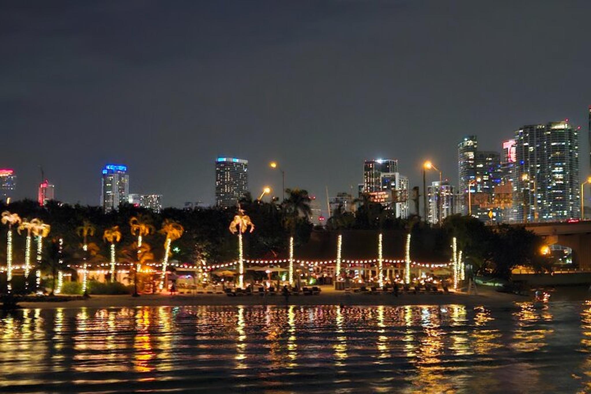 Miami Biscayne Bay Evening Cruise - Image 6