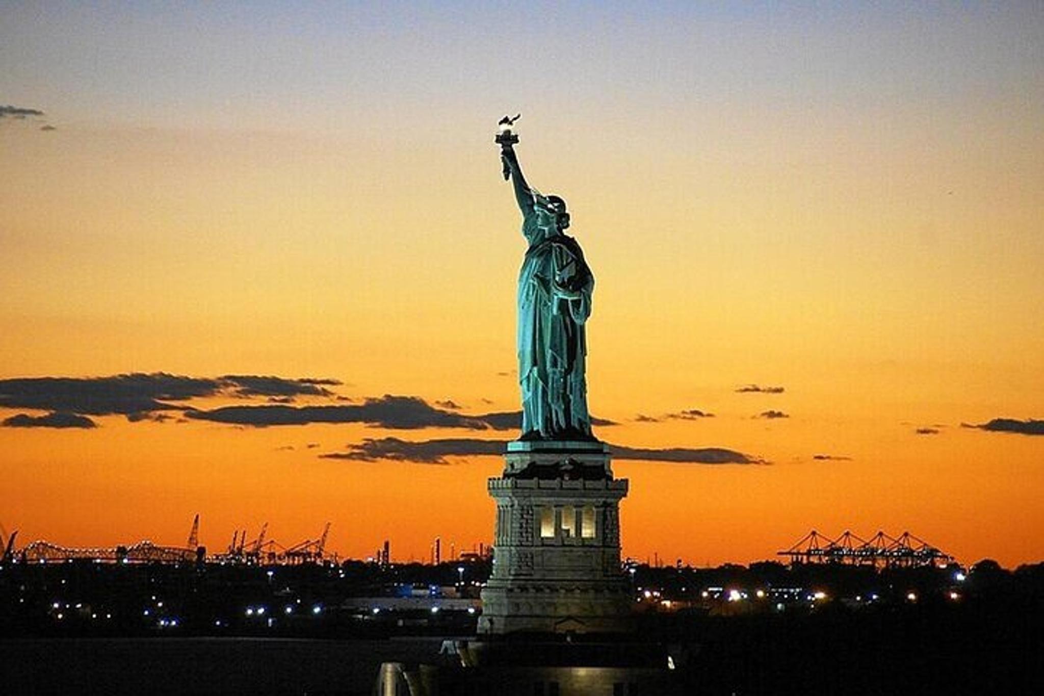 New York City Statue of Liberty Sightseeing Cruise 45 min