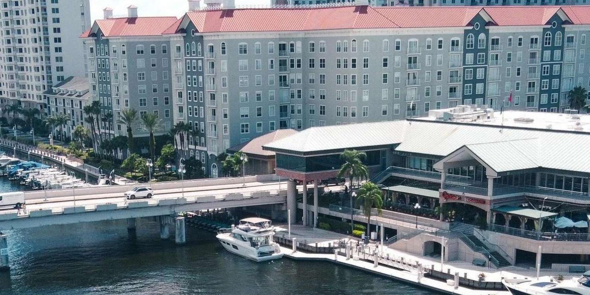 Tampa Tiki Boat Cruise - Image 3