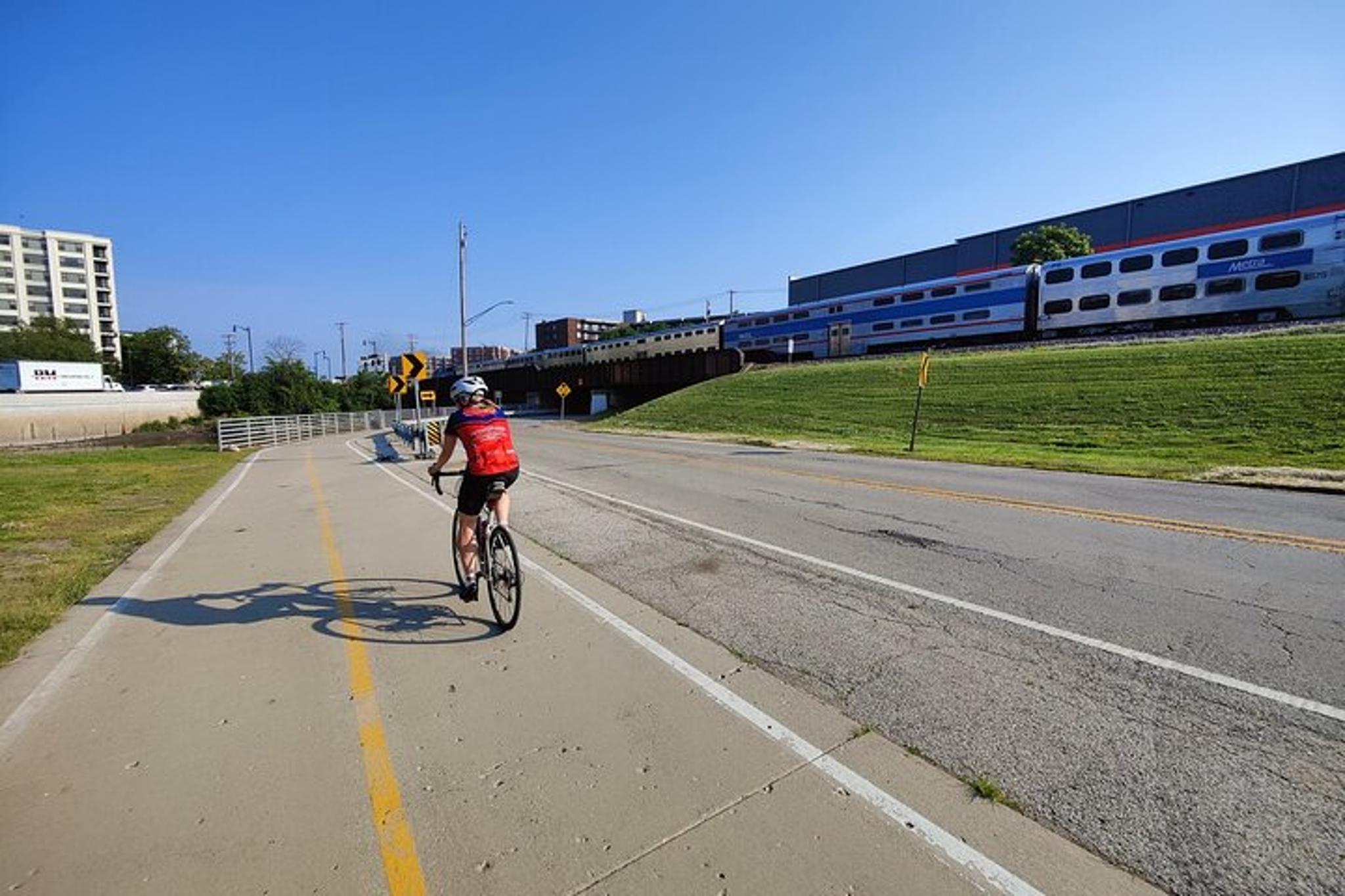 Chicago to Lake Geneva Bike Tour - Image 3
