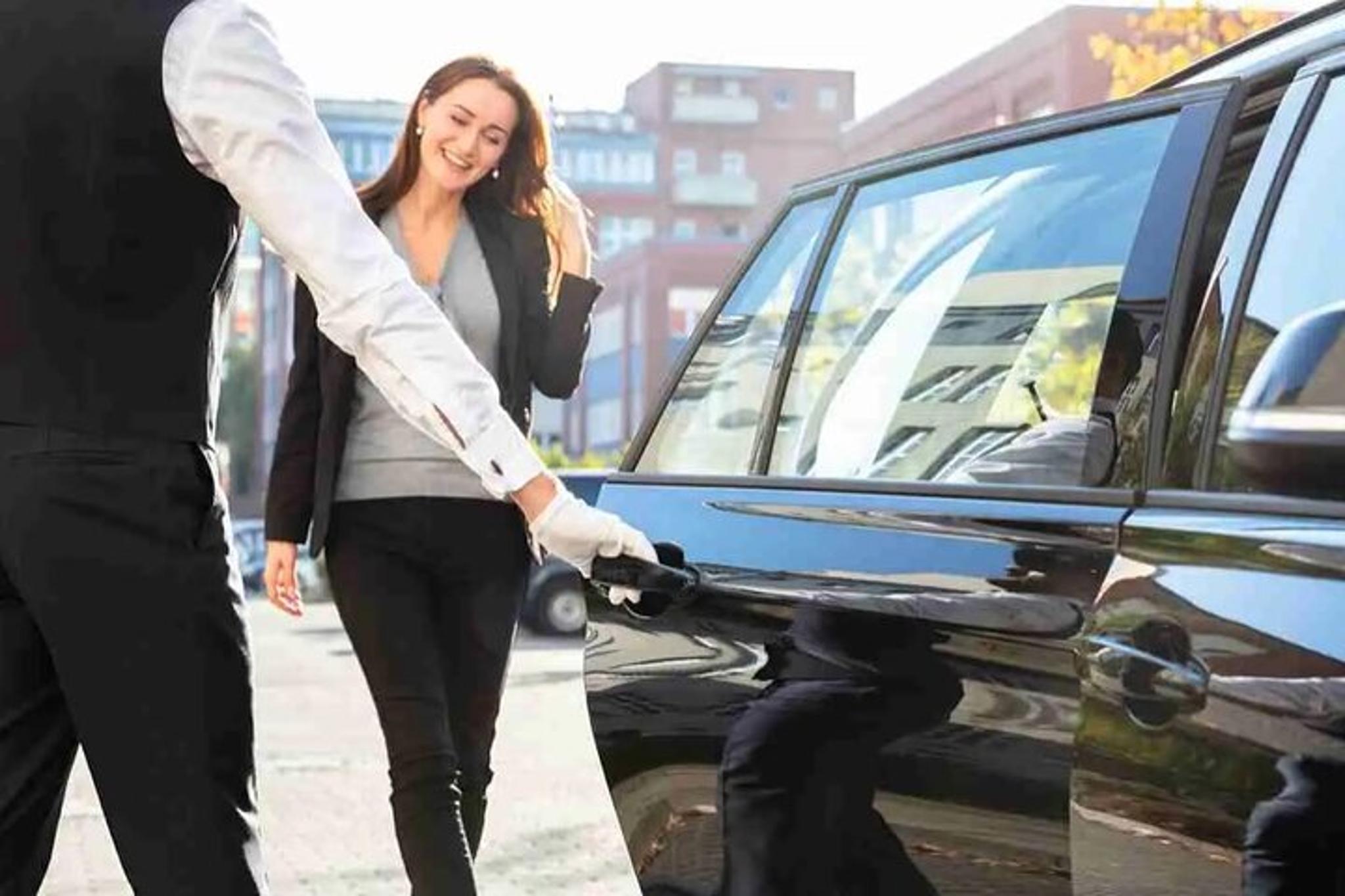 Boston Limousine Transfer 24/7 Service - Image 5