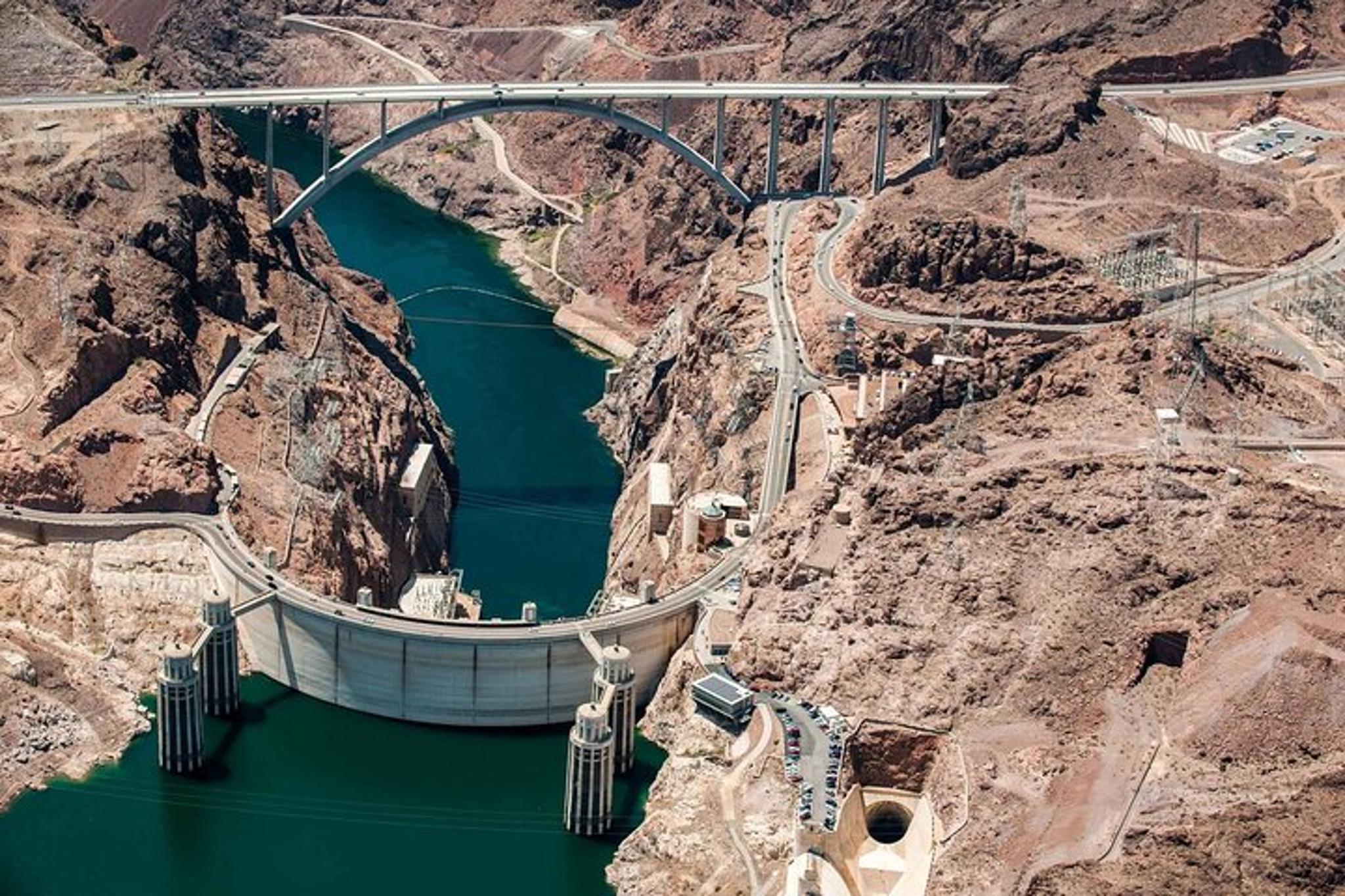 Las Vegas Hoover Dam Tour with Seven Magic Mountains - Image 3