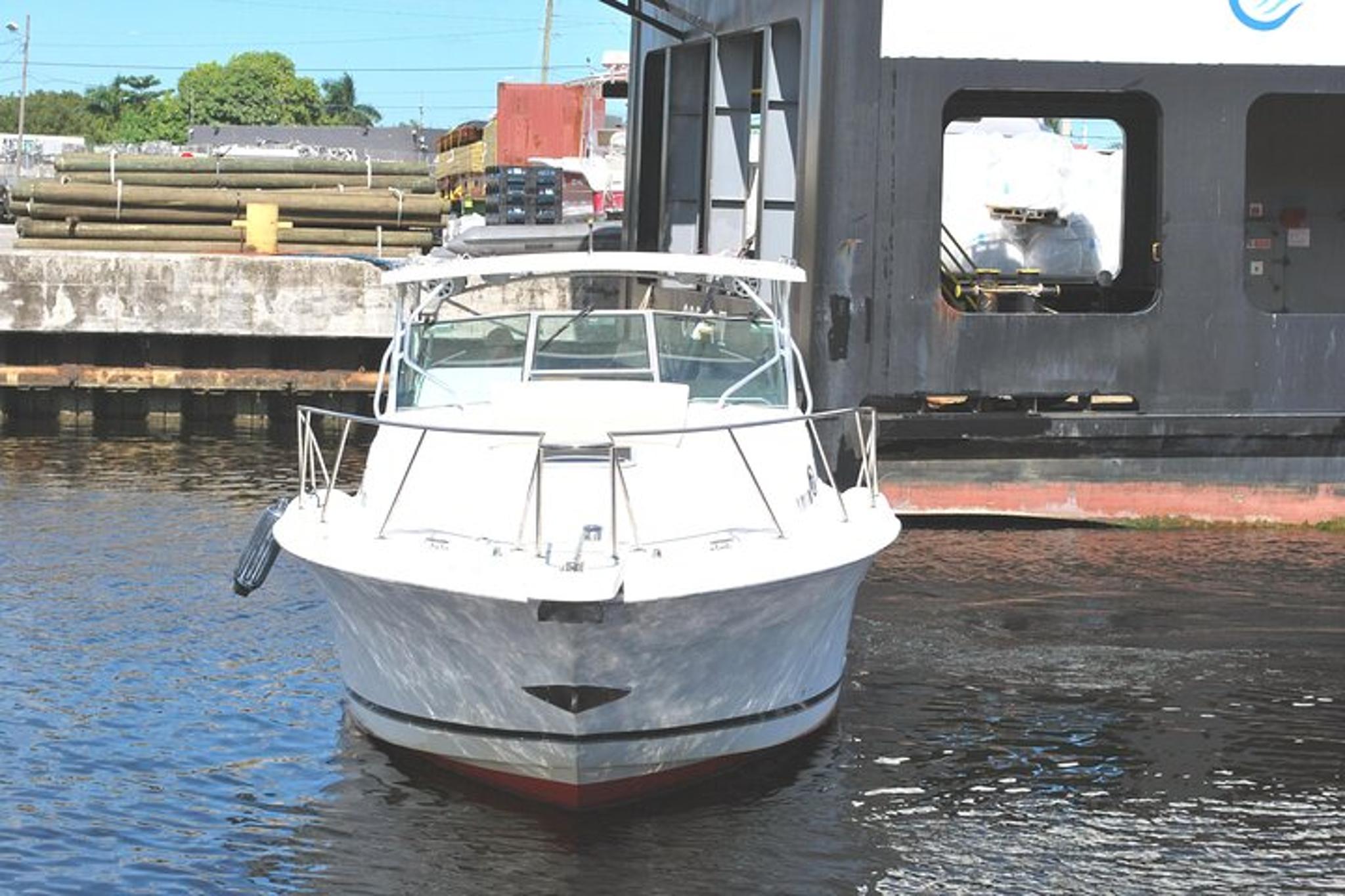 Miami Express Cruiser Yacht Tour 2 hr - Image 3