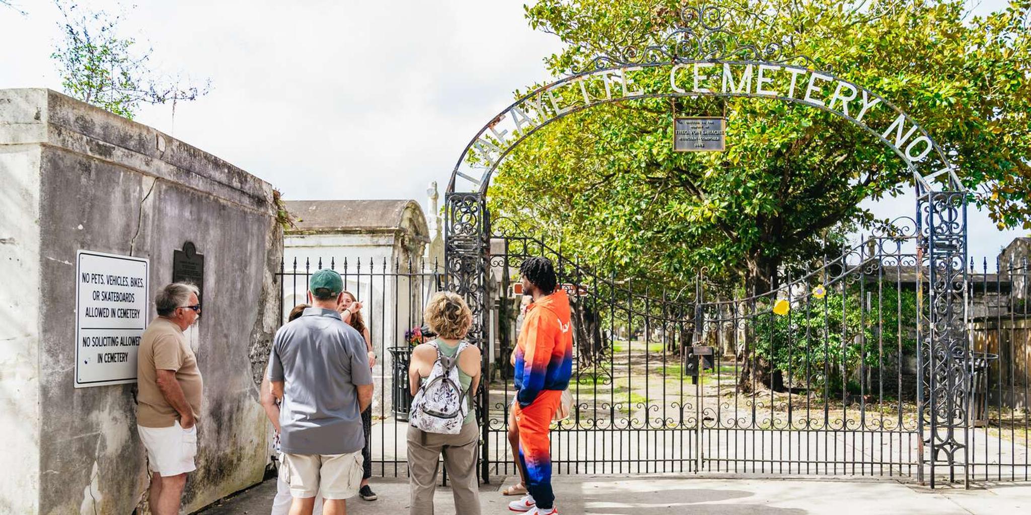 New Orleans Garden District Food and History Tour - Image 5