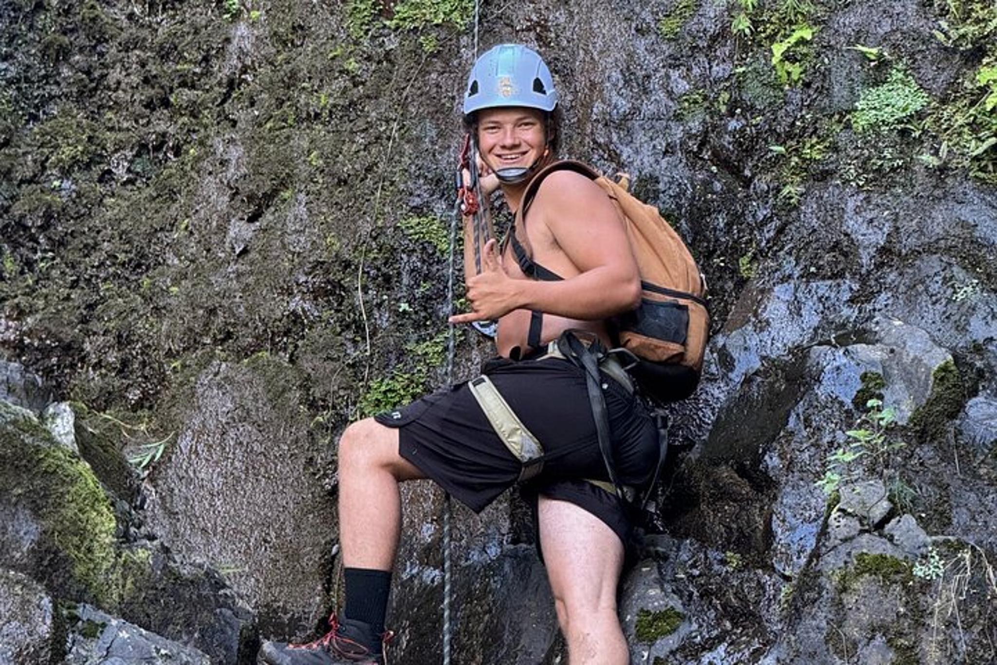 Oahu Canyon Rappel and Hike Expedition - Image 6