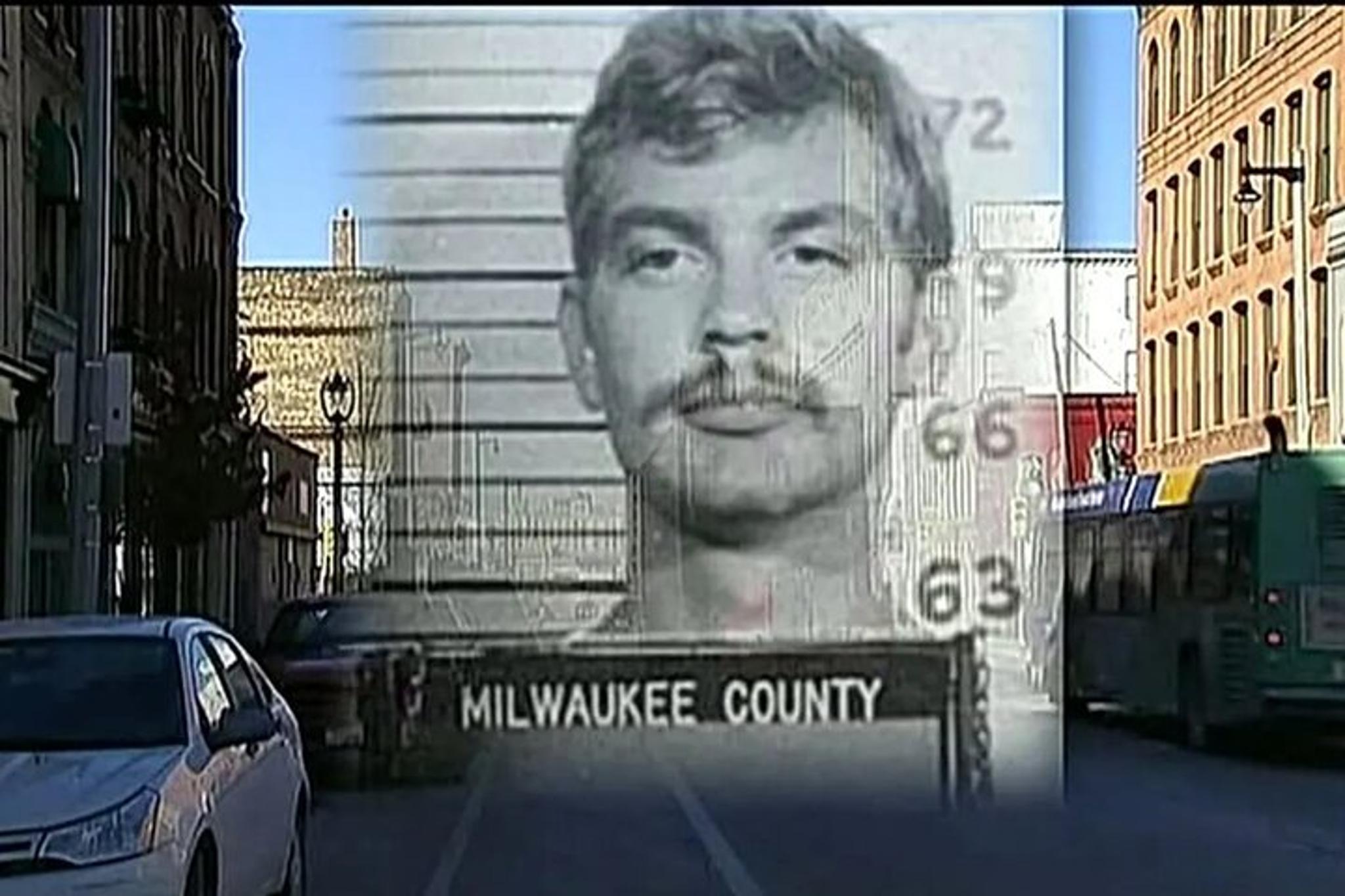 Milwaukee Jeffrey Dahmer Walking Tour 90 Min - Image 3