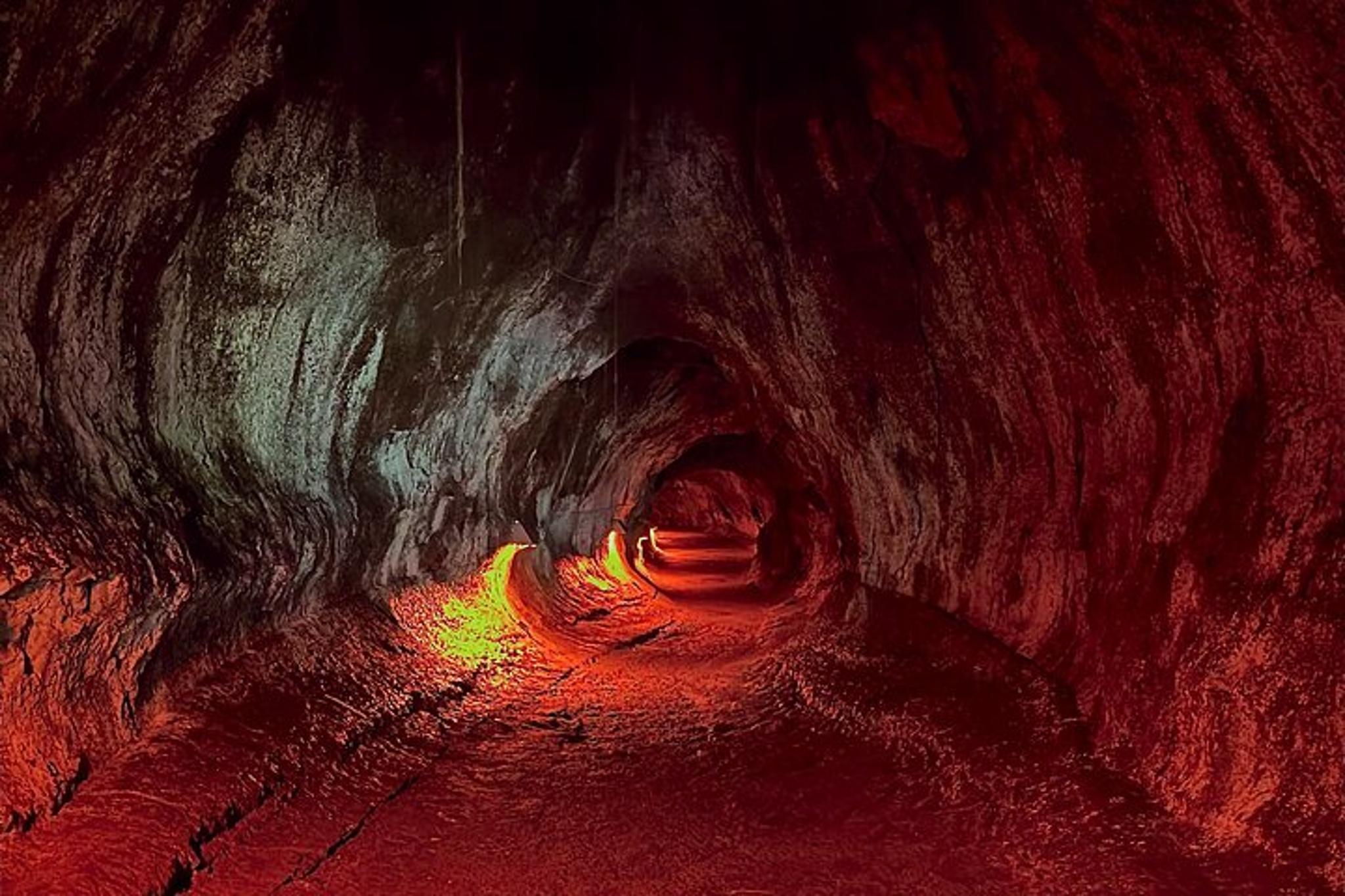 Hilo Volcanoes and Akaka Falls Excursion - Image 3