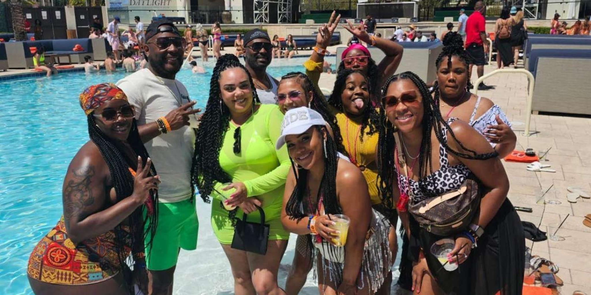 Las Vegas Pool Party Tour - Image 3