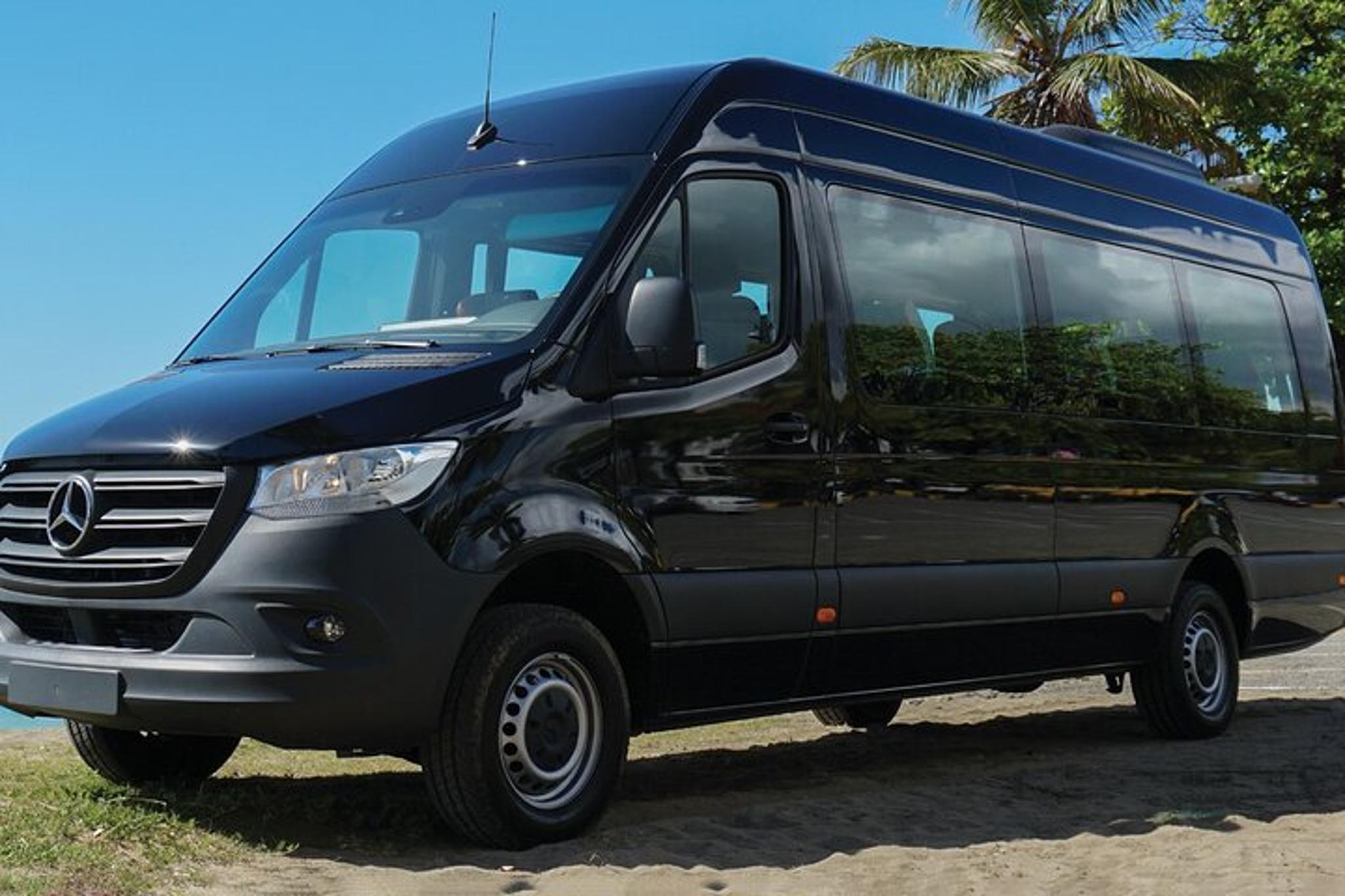 Seattle Airport Transfer by Minibus or SUV - Image 1