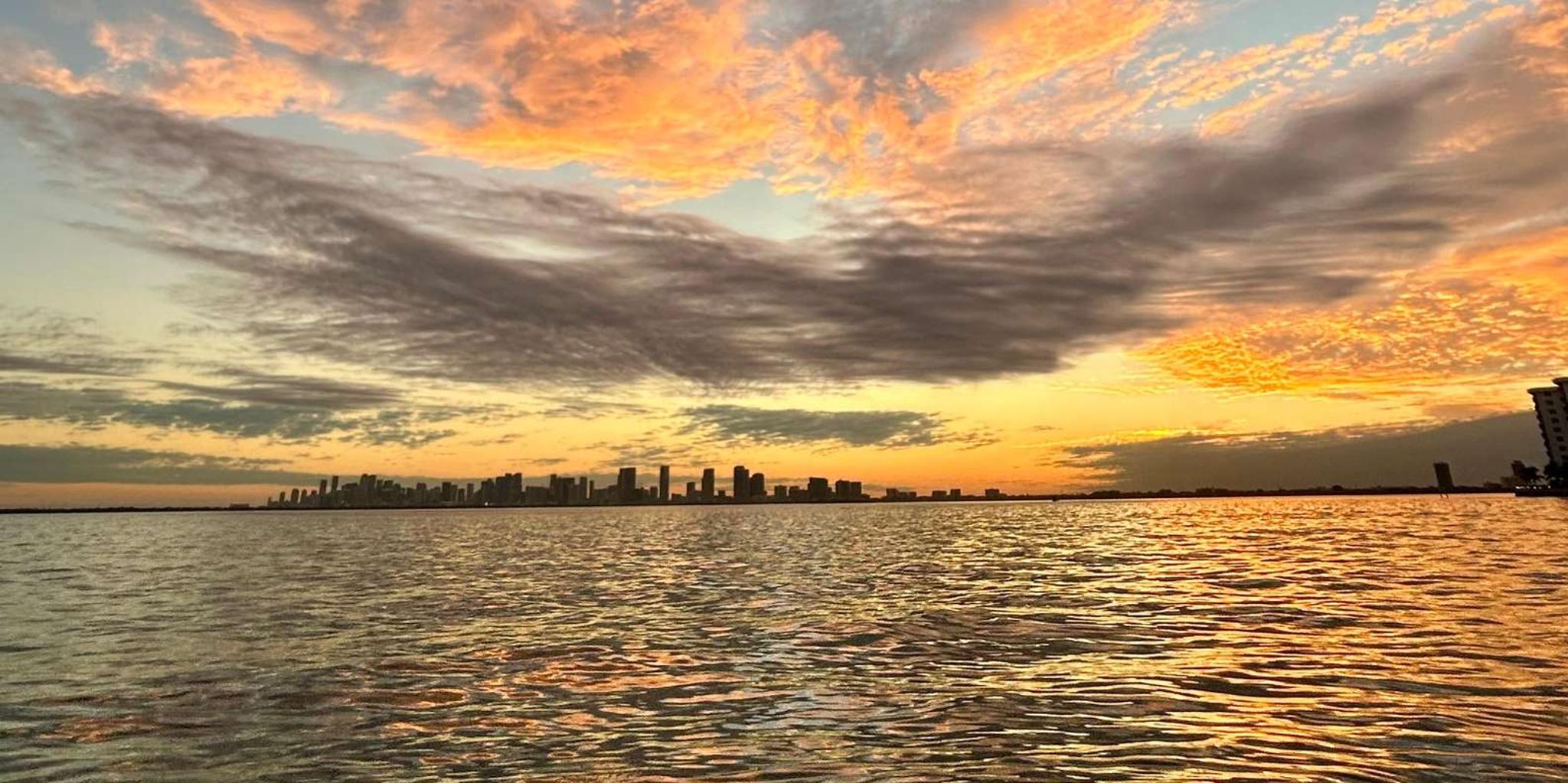 Miami Sunset Boat Tour with Champagne